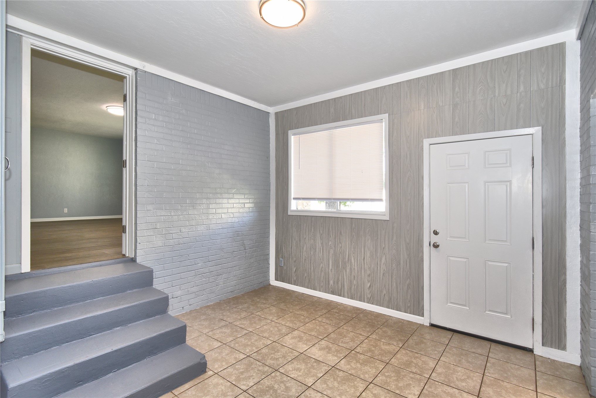 14 S Boyd Street Property Photo 11