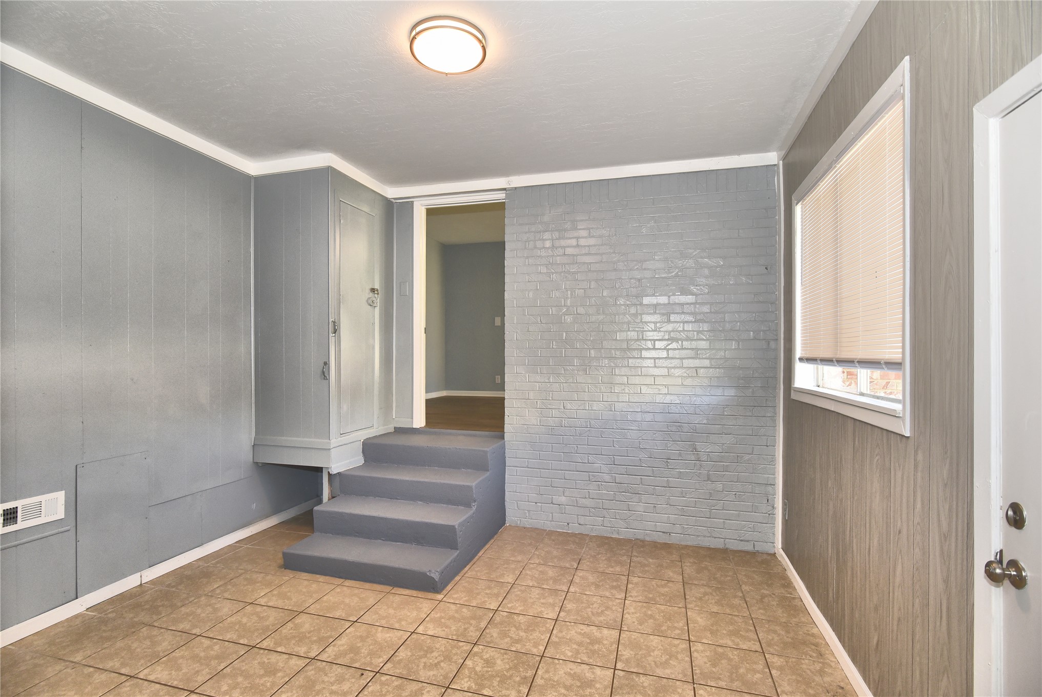 14 S Boyd Street Property Photo 12