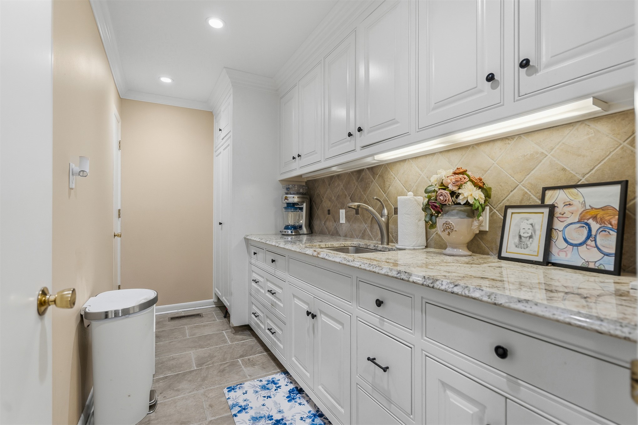 2212 Cloverleaf Place Property Photo 17