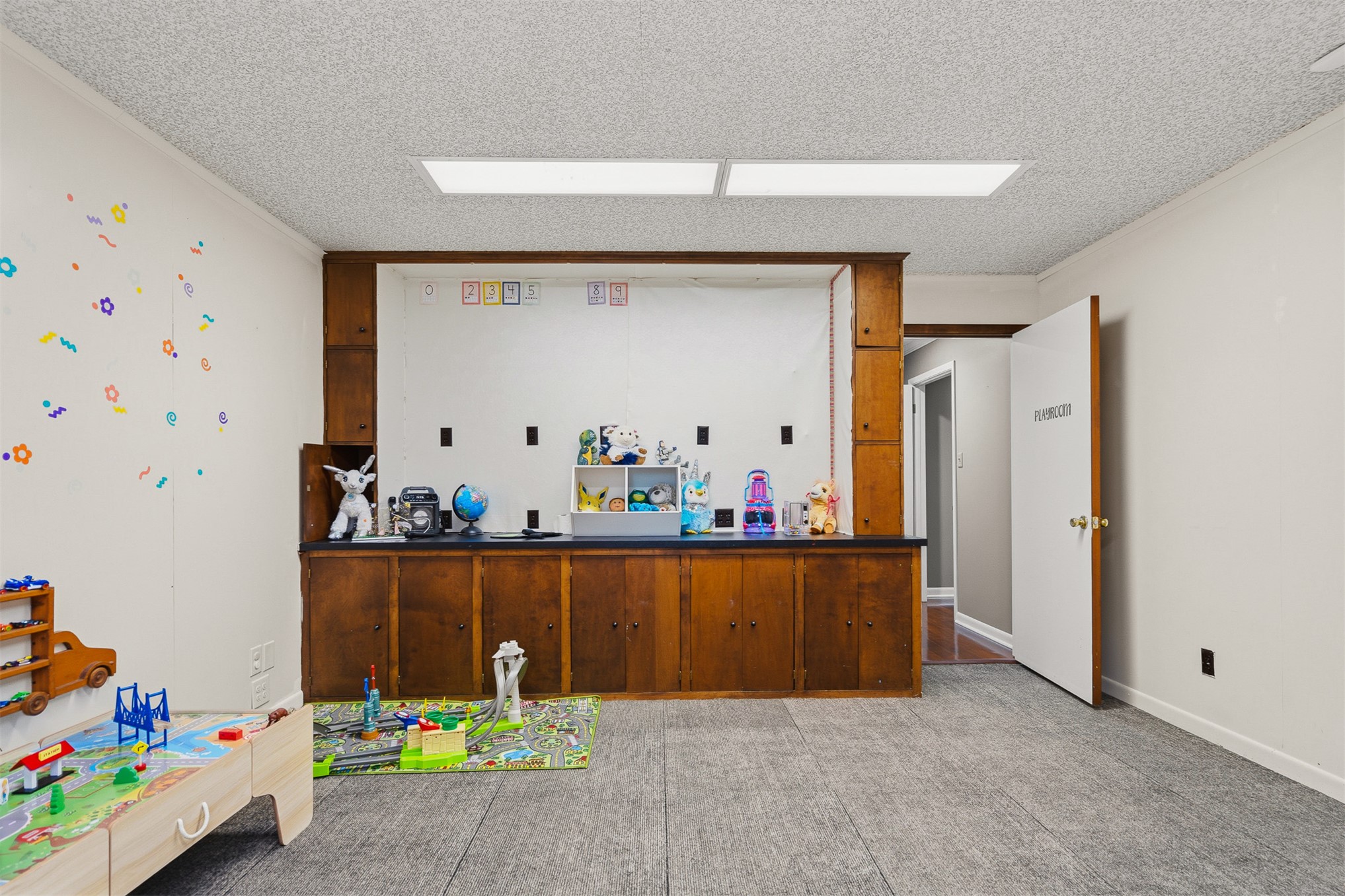 2212 Cloverleaf Place Property Photo 44