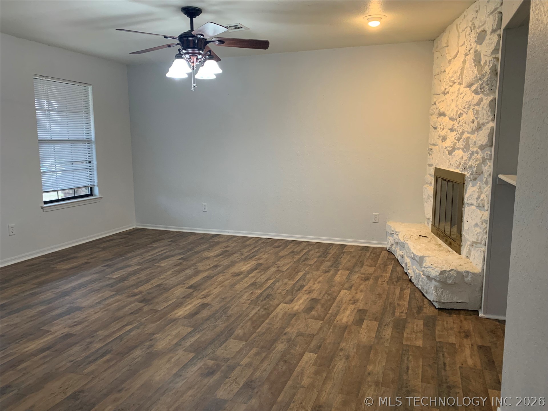 105 E 21st Street Property Photo 2