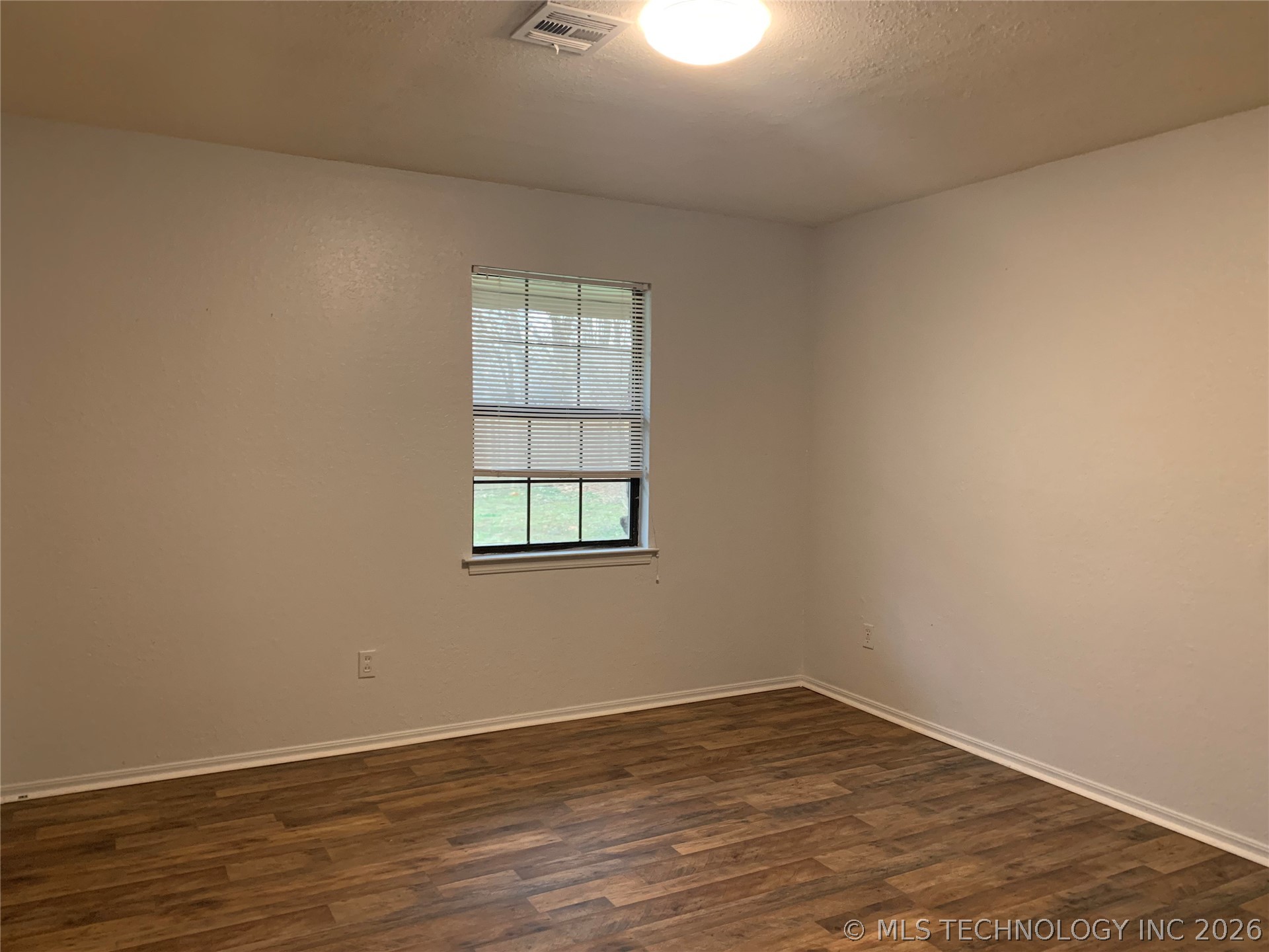 105 E 21st Street Property Photo 10