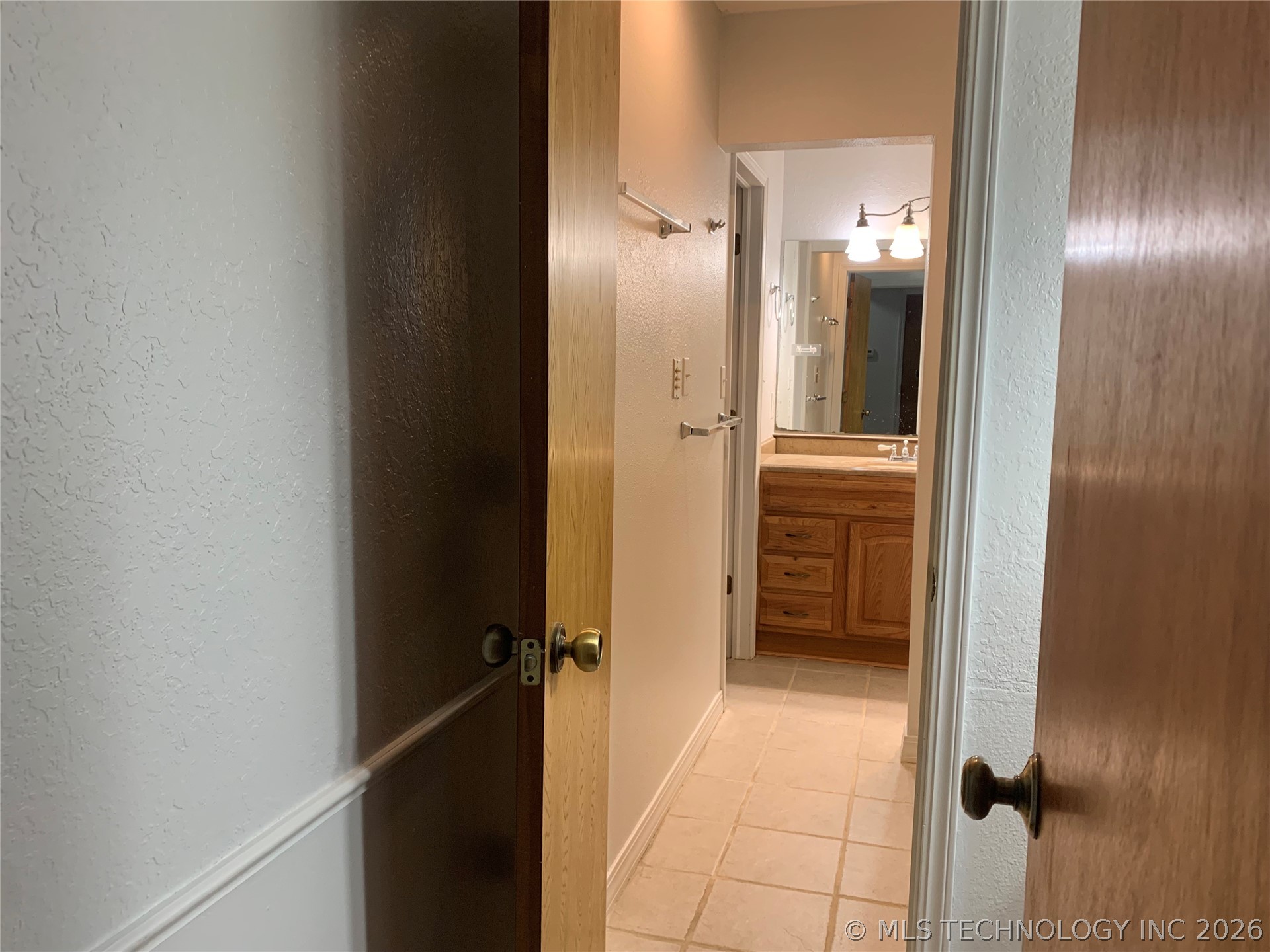 105 E 21st Street Property Photo 12
