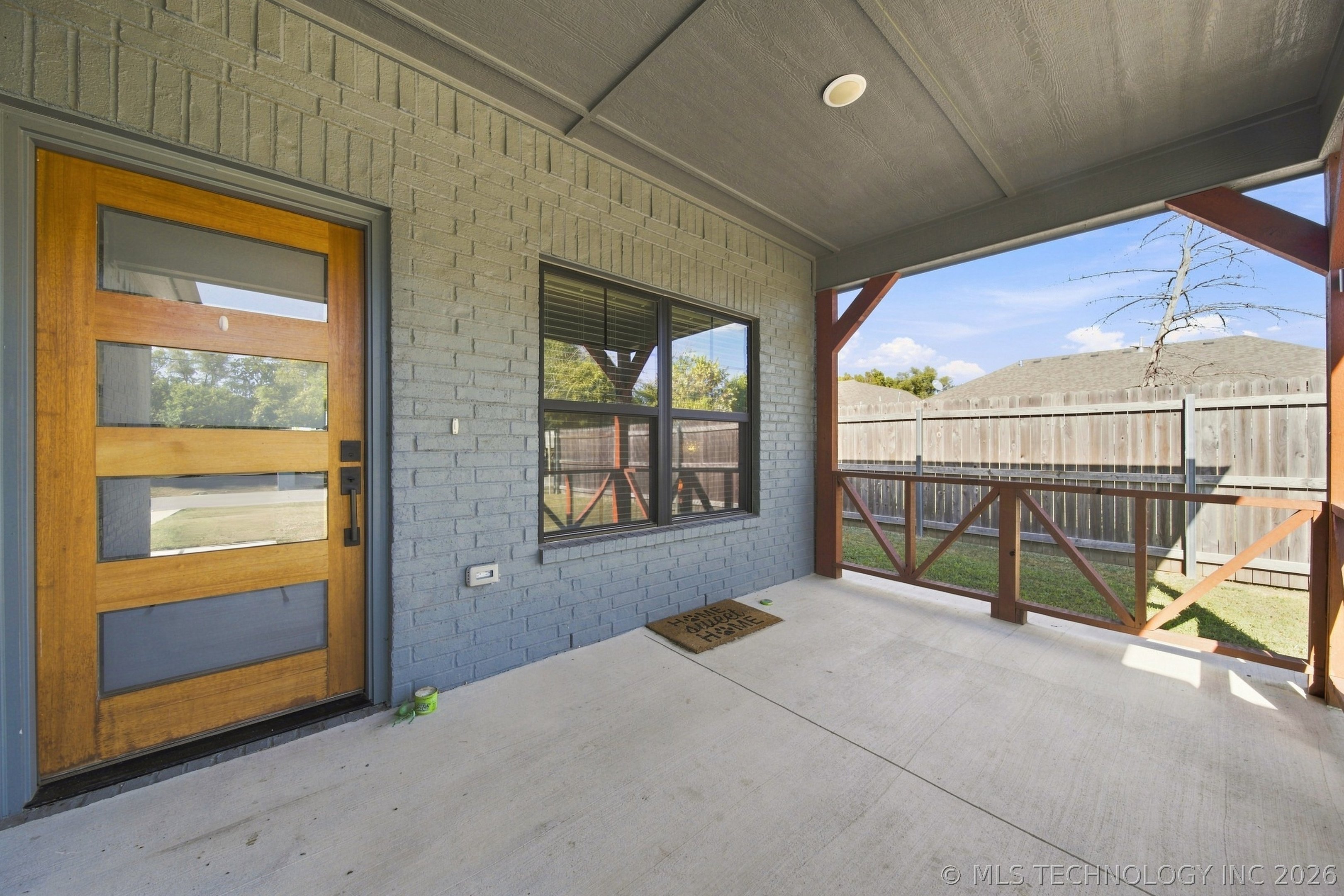 633 E Allen Street Property Photo 4
