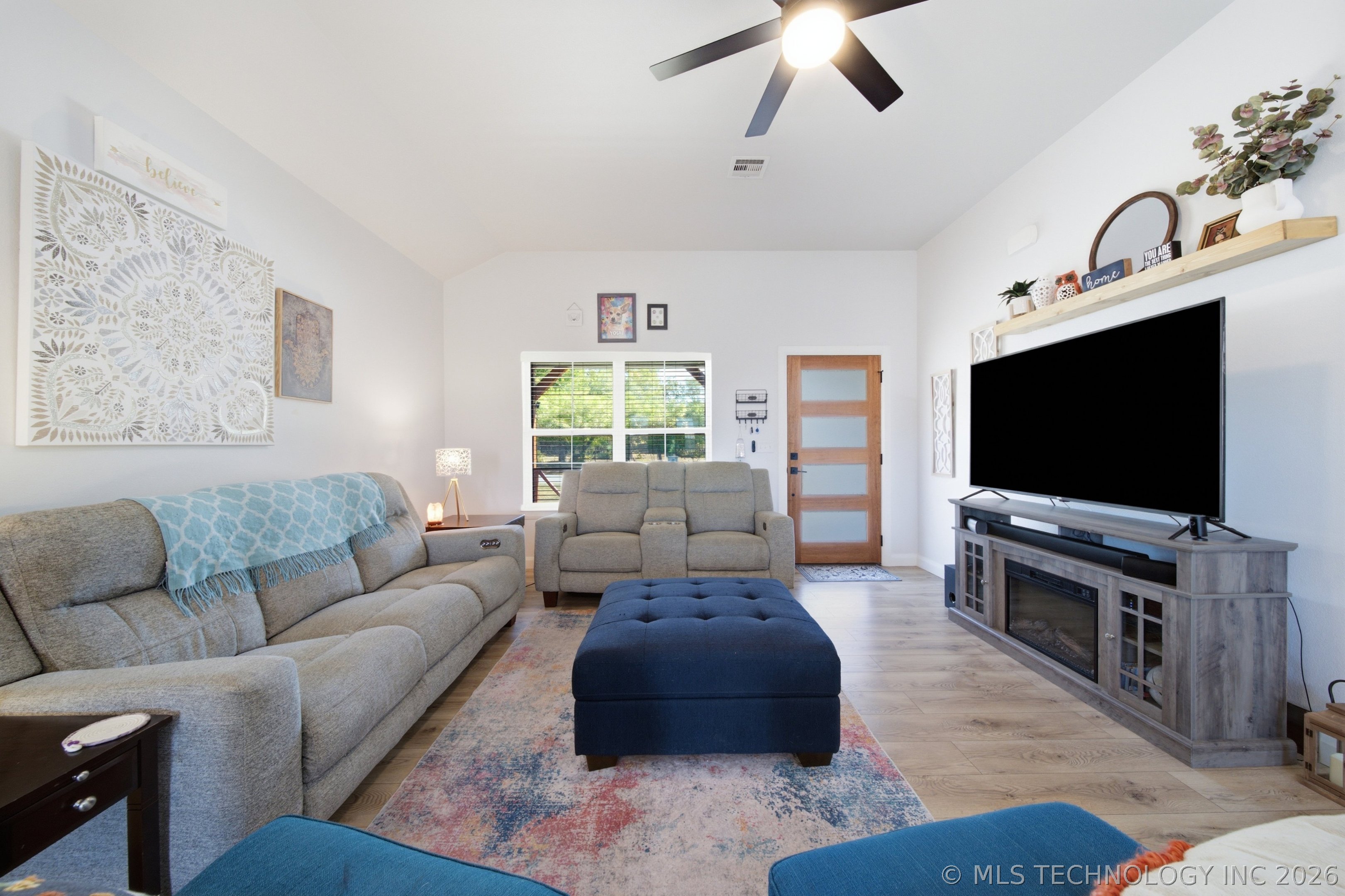 633 E Allen Street Property Photo 8