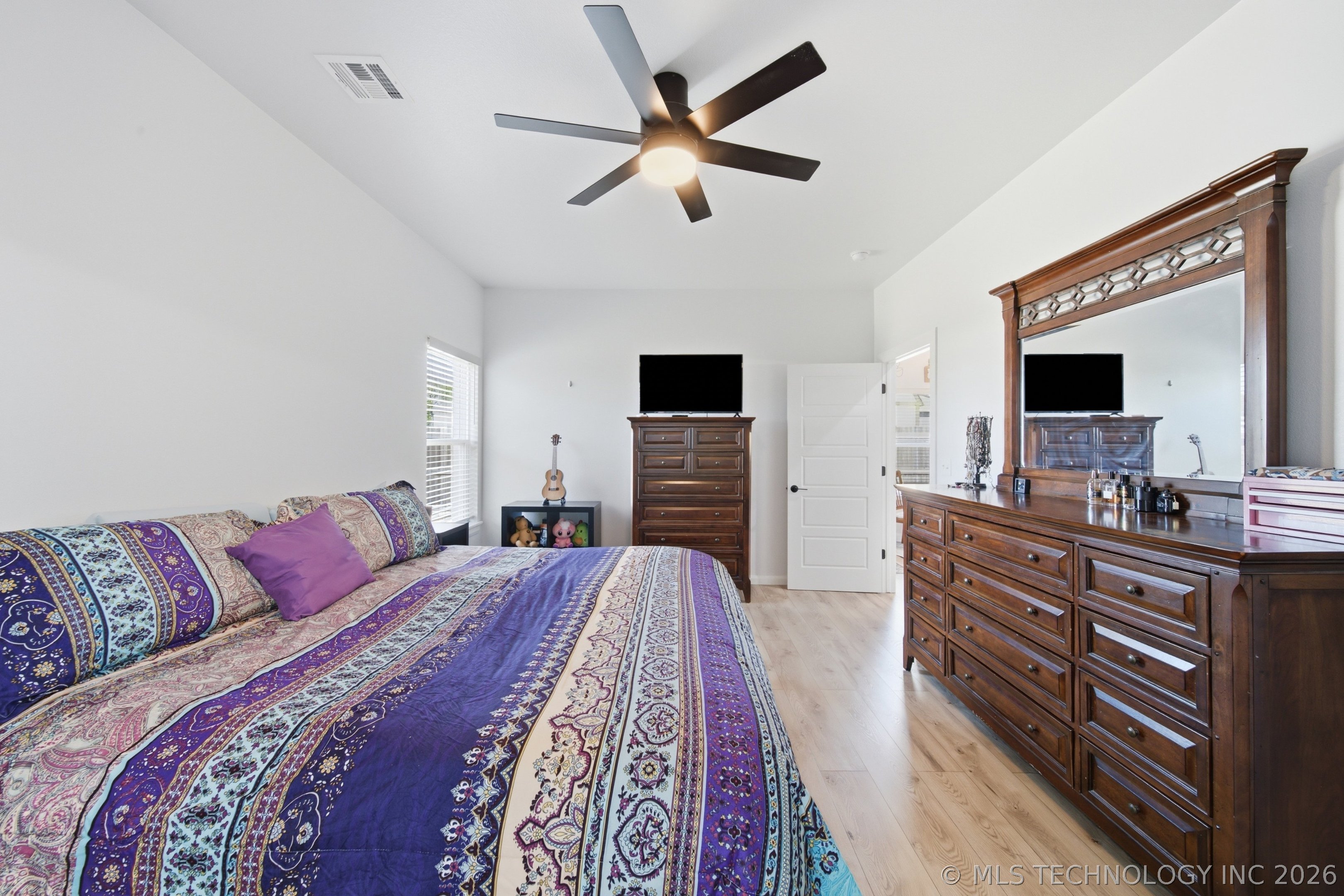 633 E Allen Street Property Photo 18