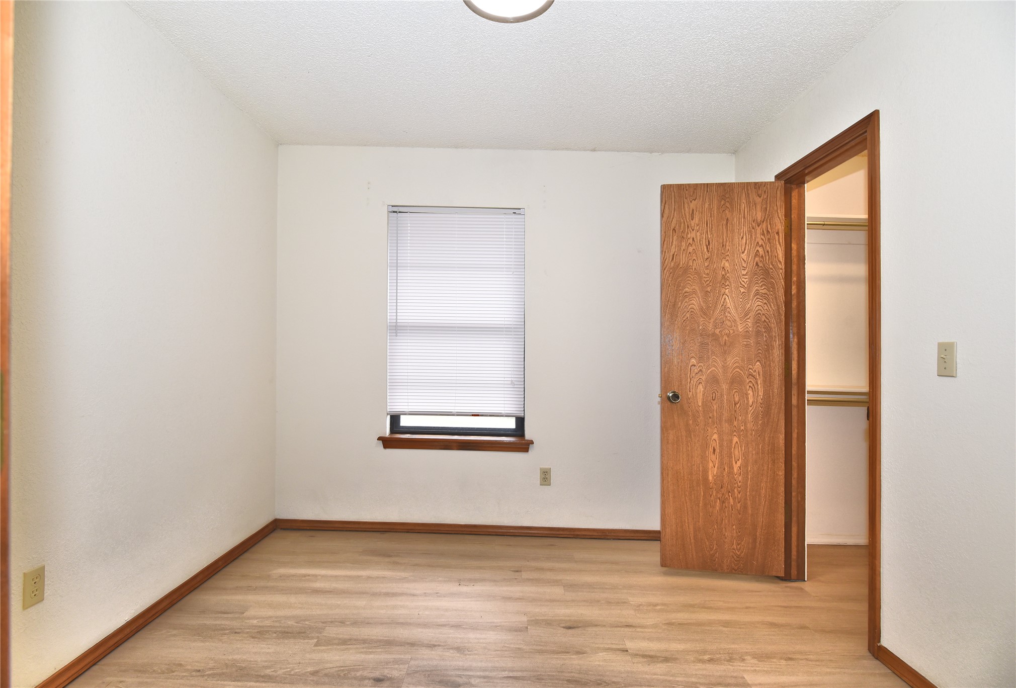 2500 W Honolulu Street Property Photo 5