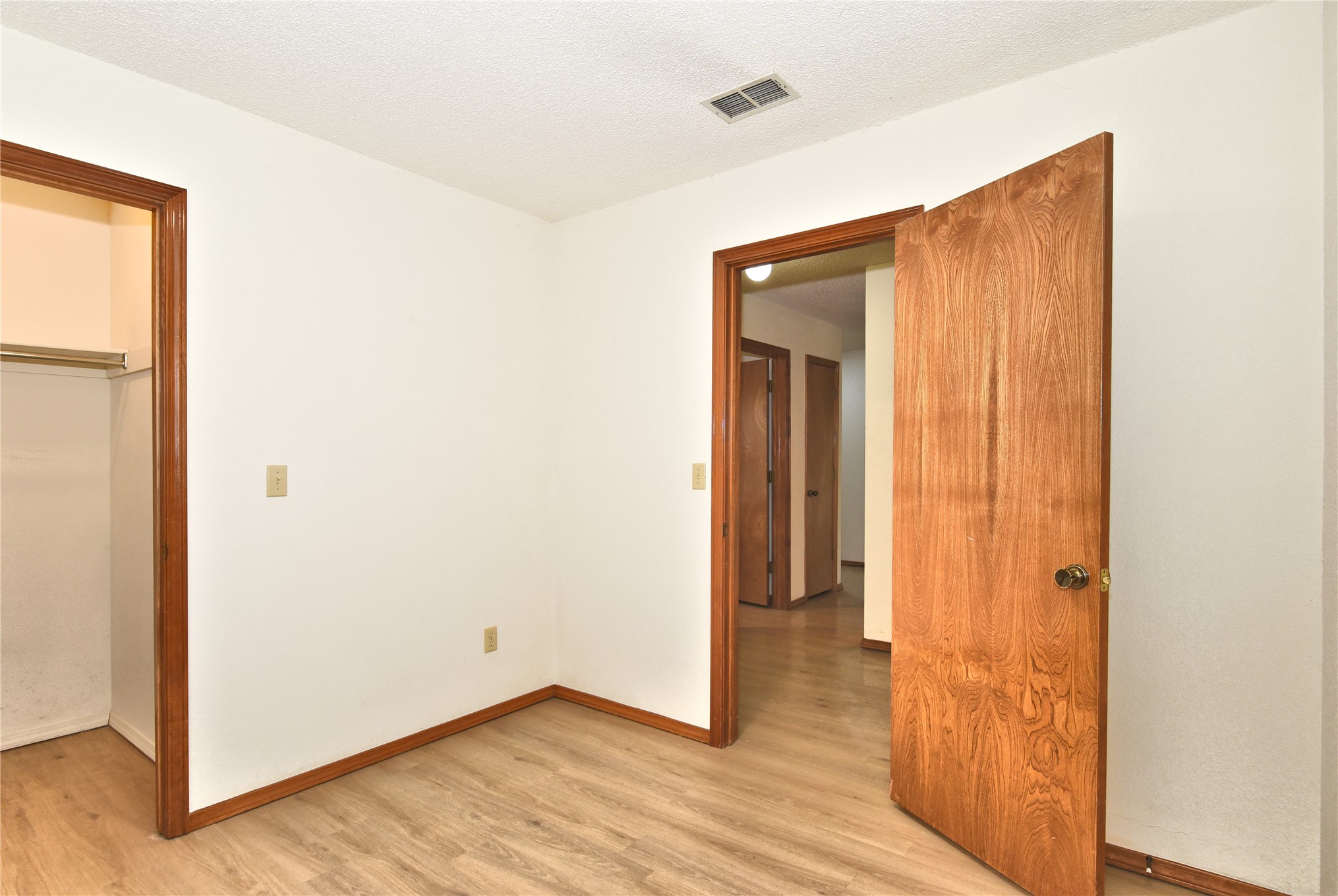 2500 W Honolulu Street Property Photo 6