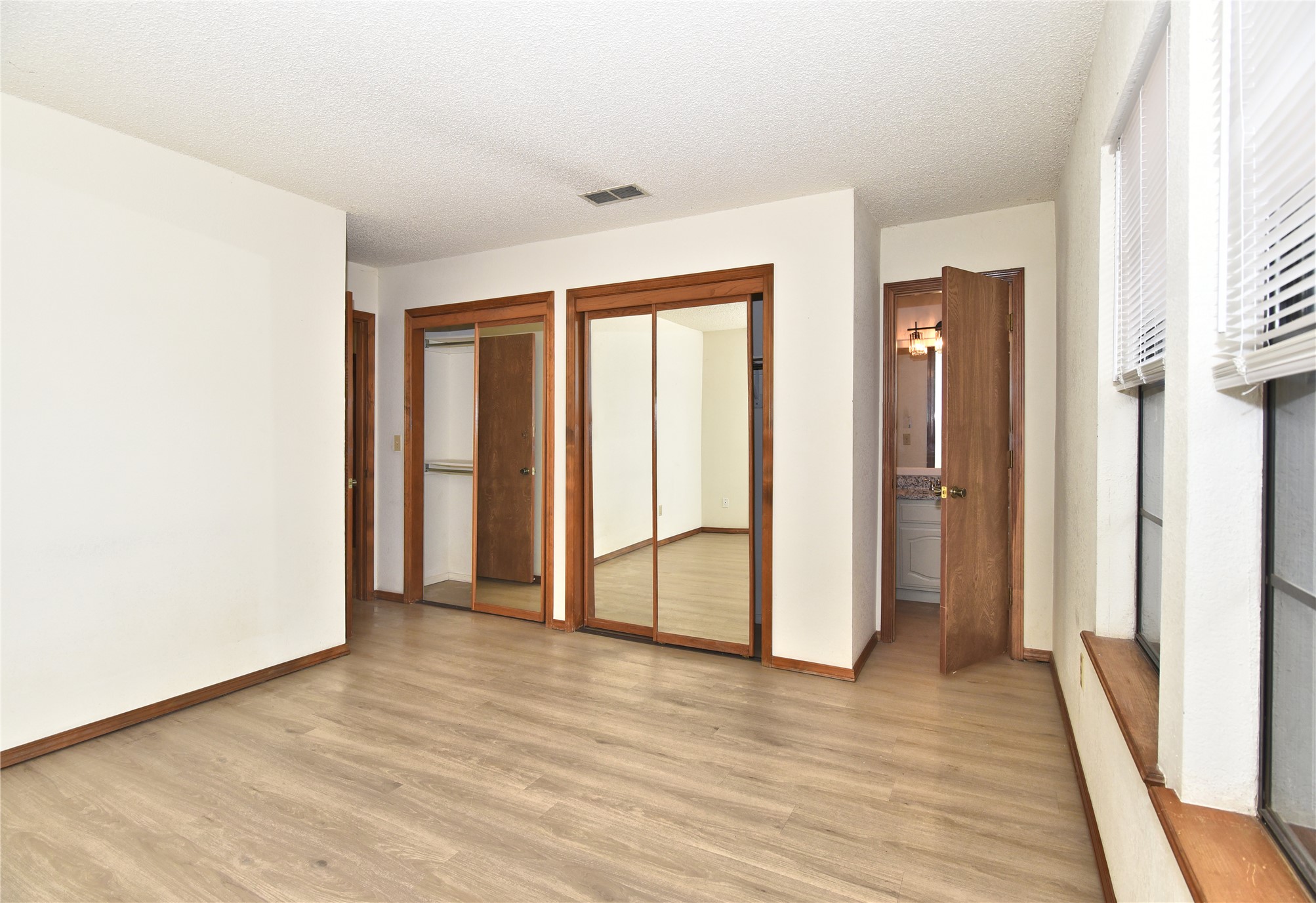 2500 W Honolulu Street Property Photo 8