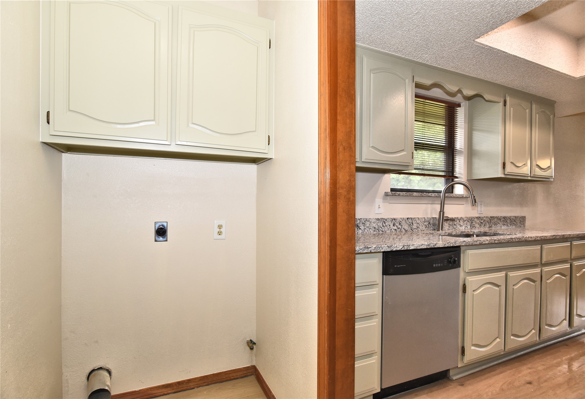 2500 W Honolulu Street Property Photo 16