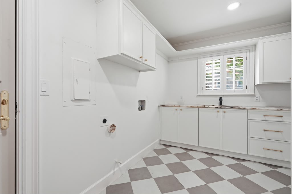 11055 S Jamestown Avenue Property Photo 13