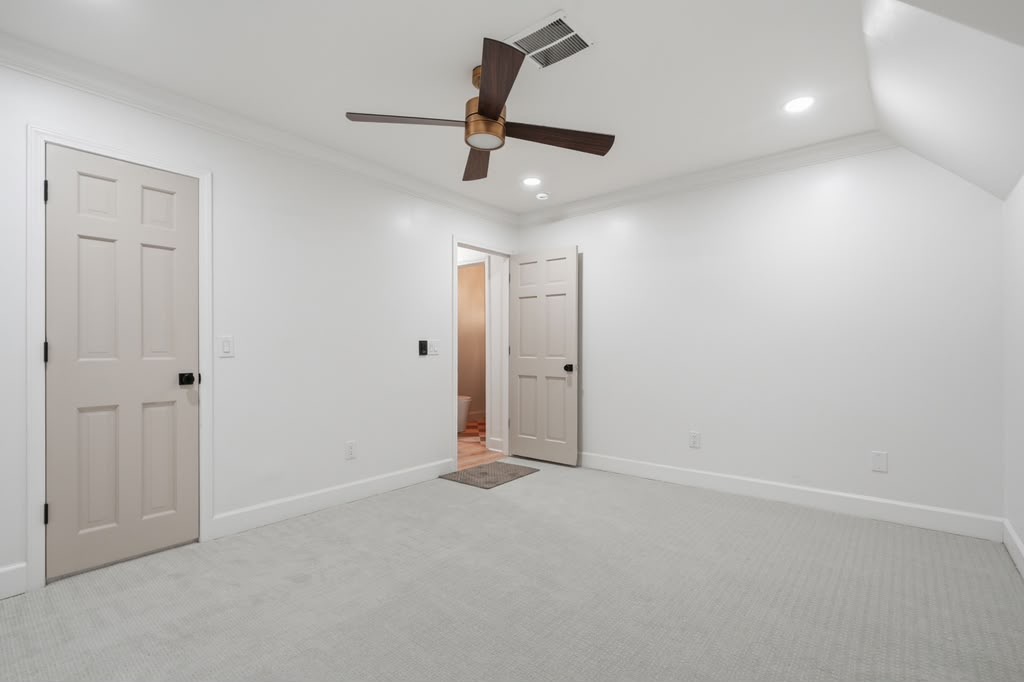 11055 S Jamestown Avenue Property Photo 20