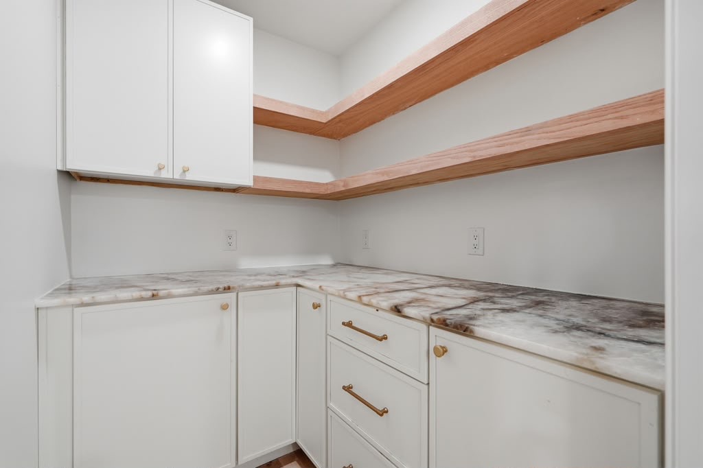 11055 S Jamestown Avenue Property Photo 32