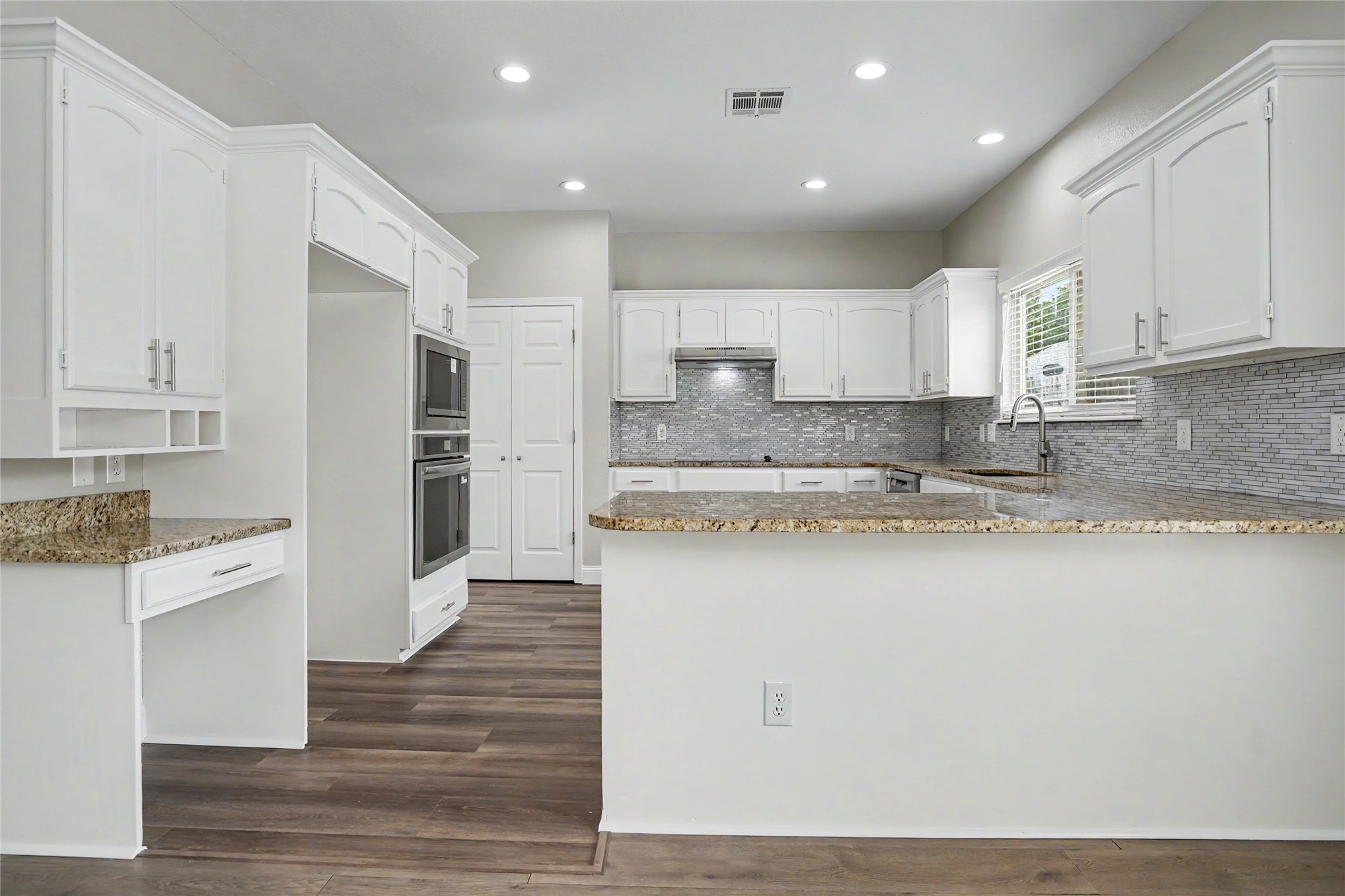 2631828 Property Photo 16
