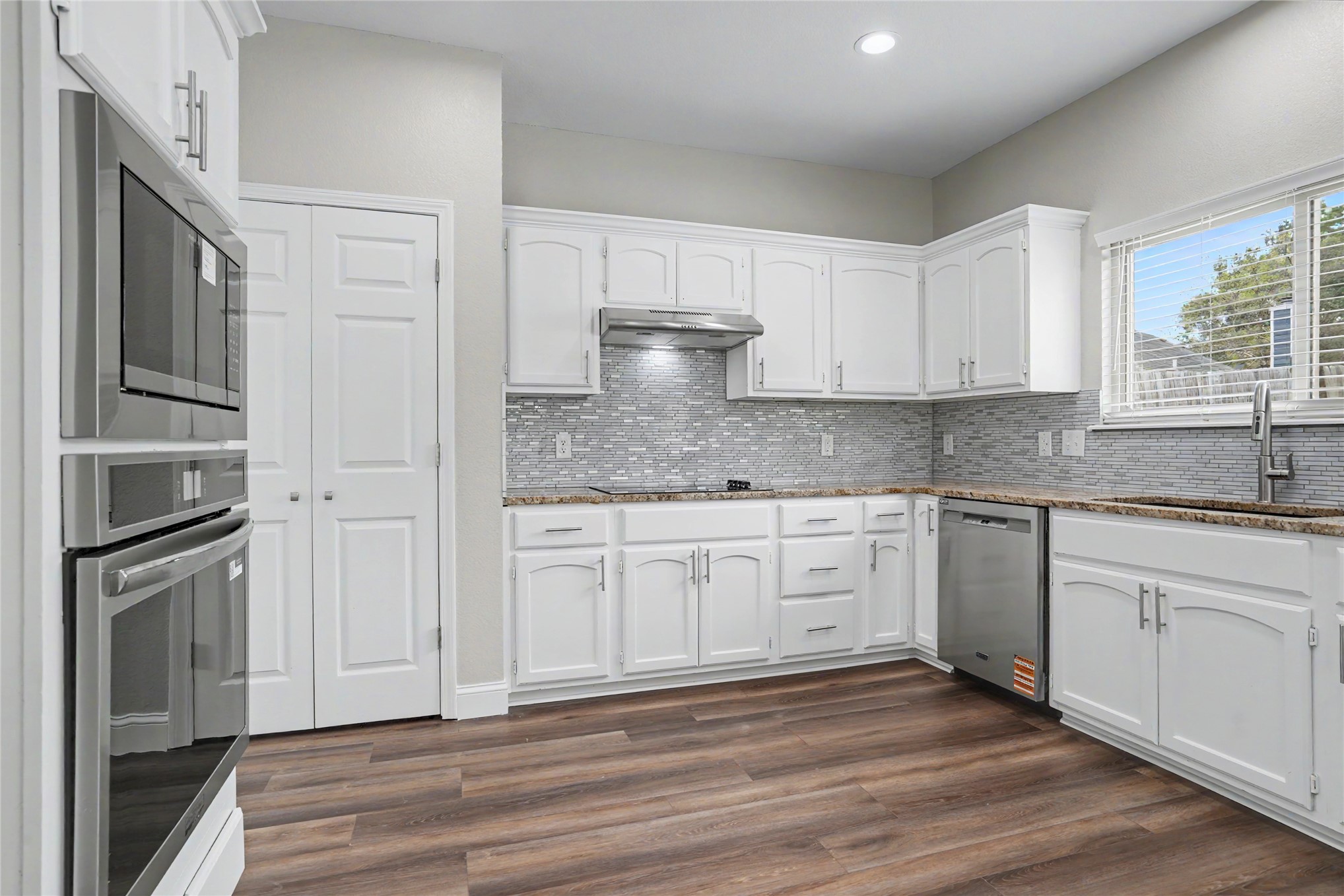 2631828 Property Photo 17