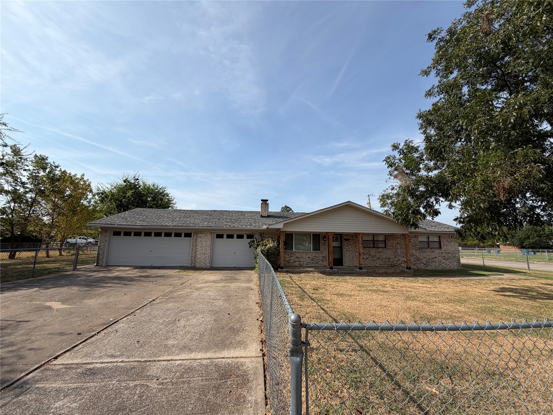410 W Electric Property Photo 3