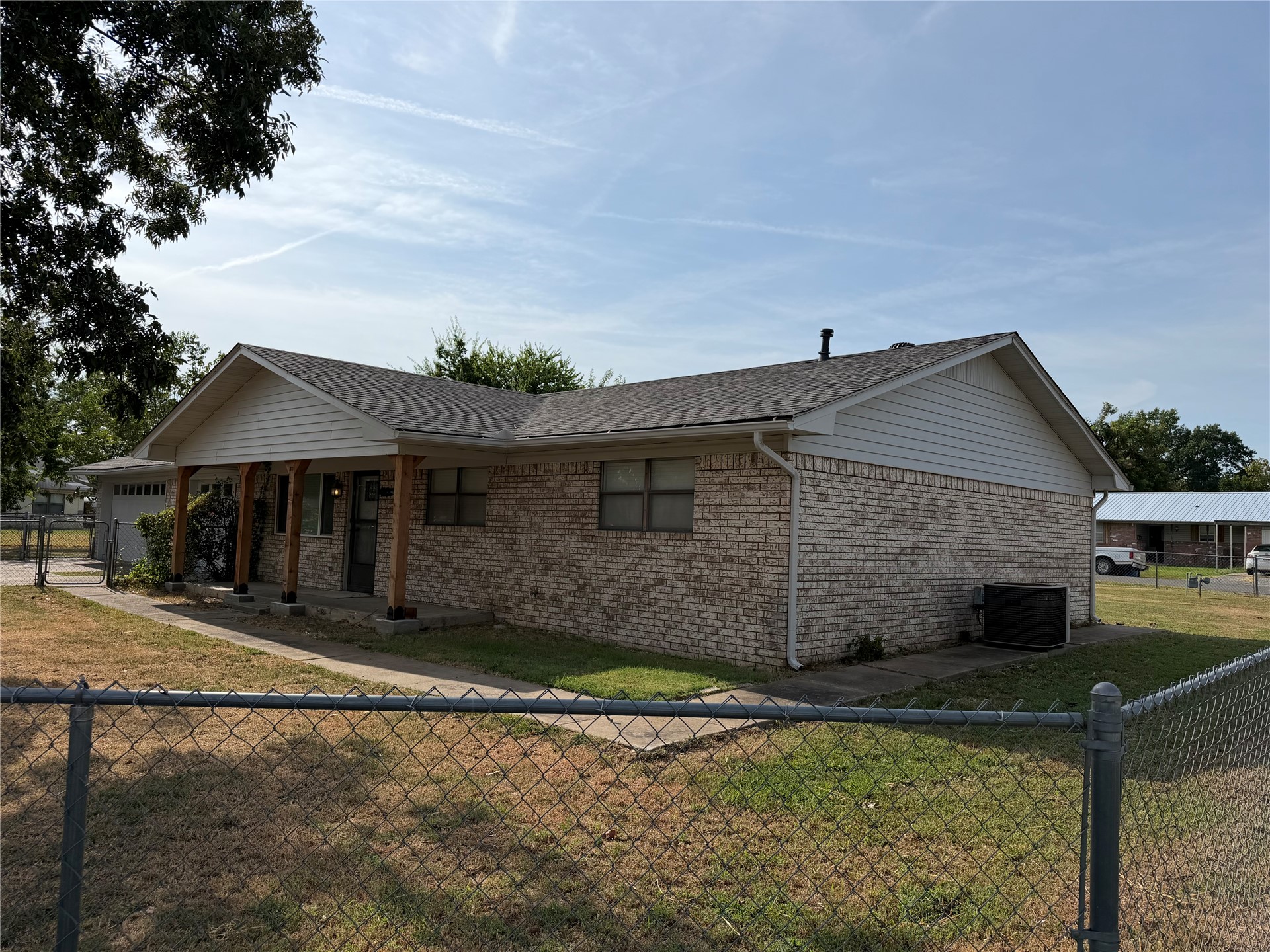 410 W Electric Property Photo 4