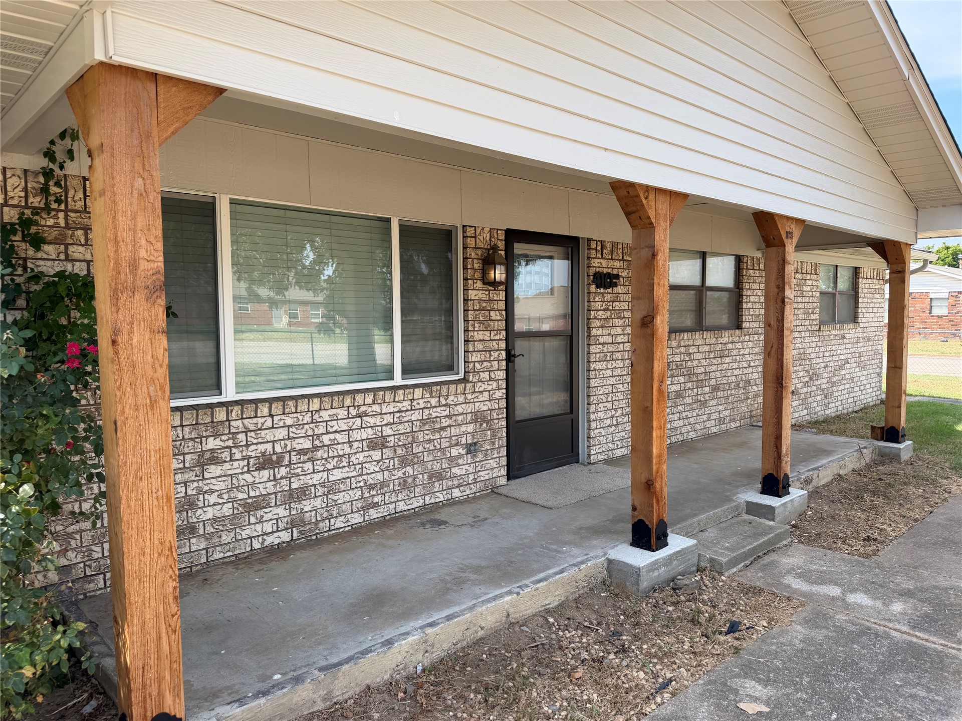 410 W Electric Property Photo 5