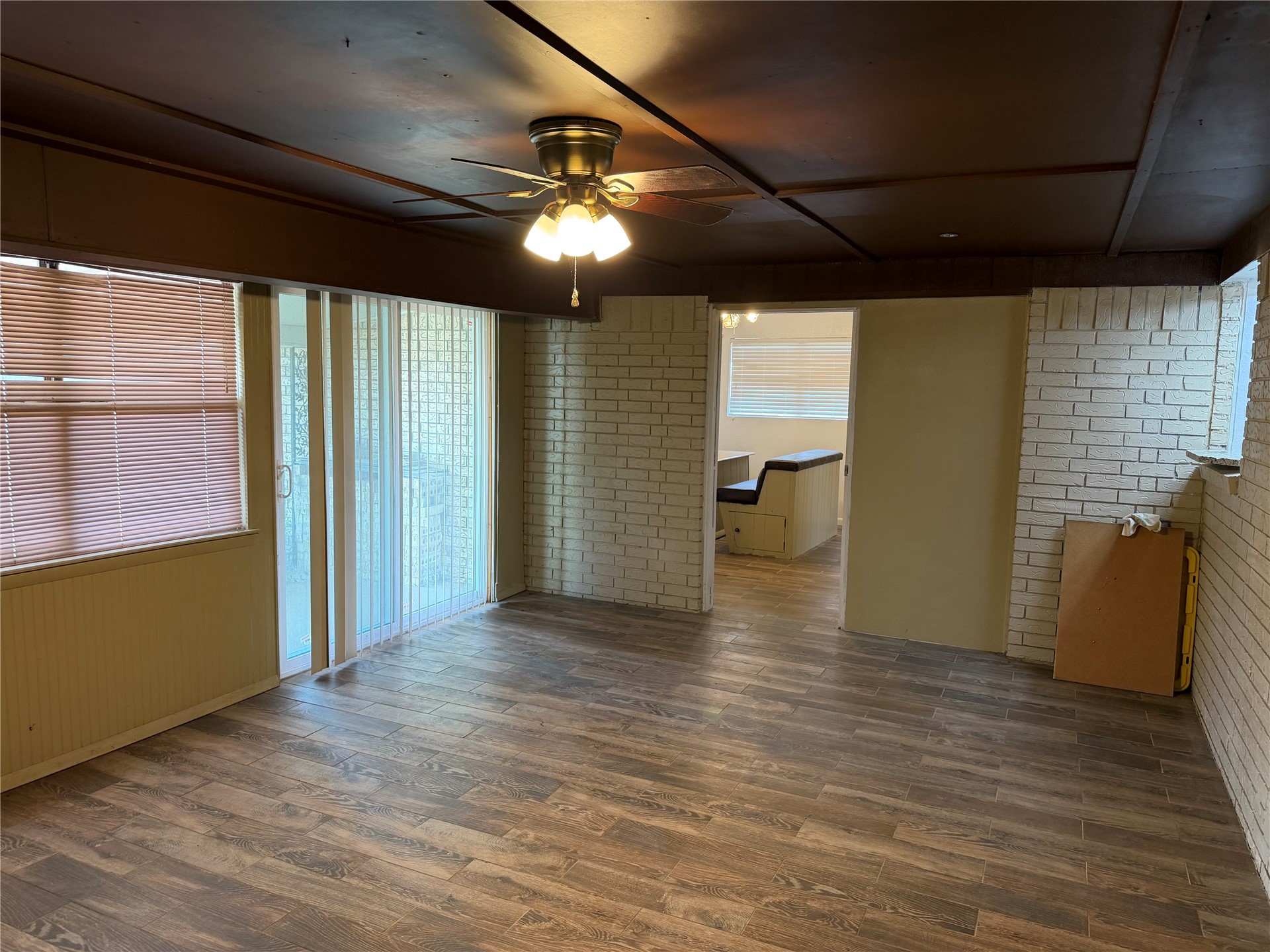 410 W Electric Property Photo 22