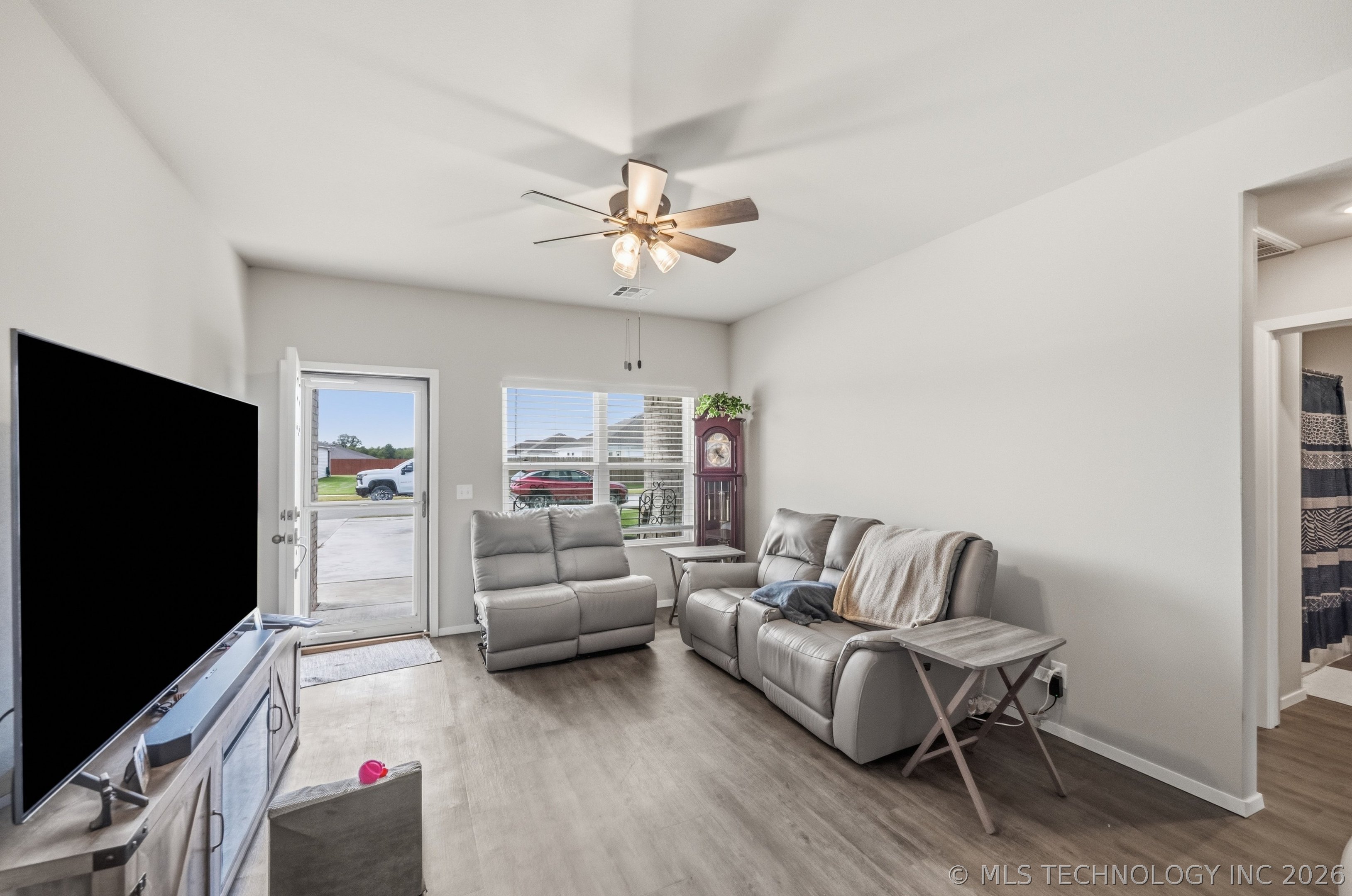 7511 E 143 Street North Property Photo 6