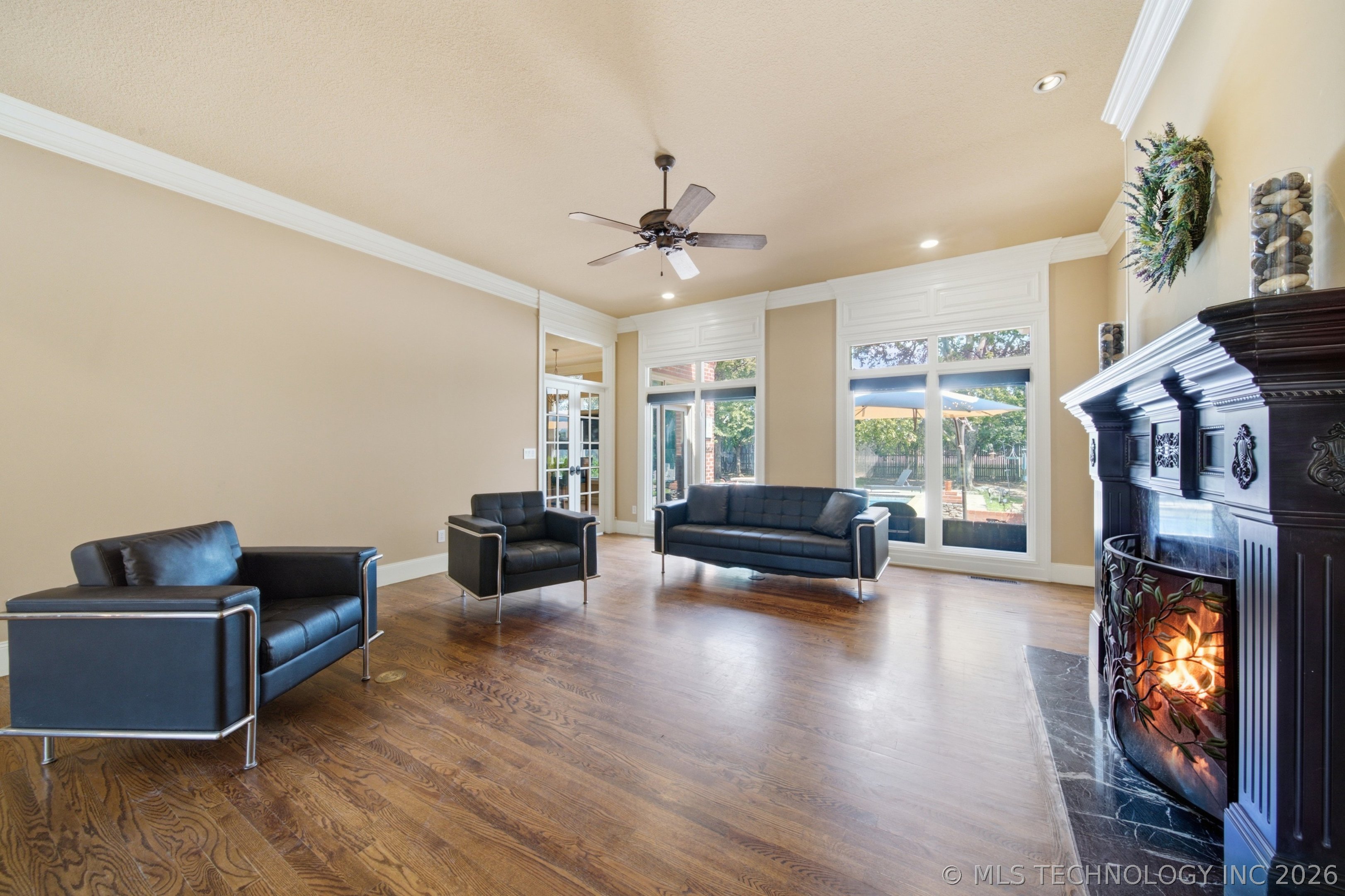 10153 S Maplewood Avenue Property Photo 15