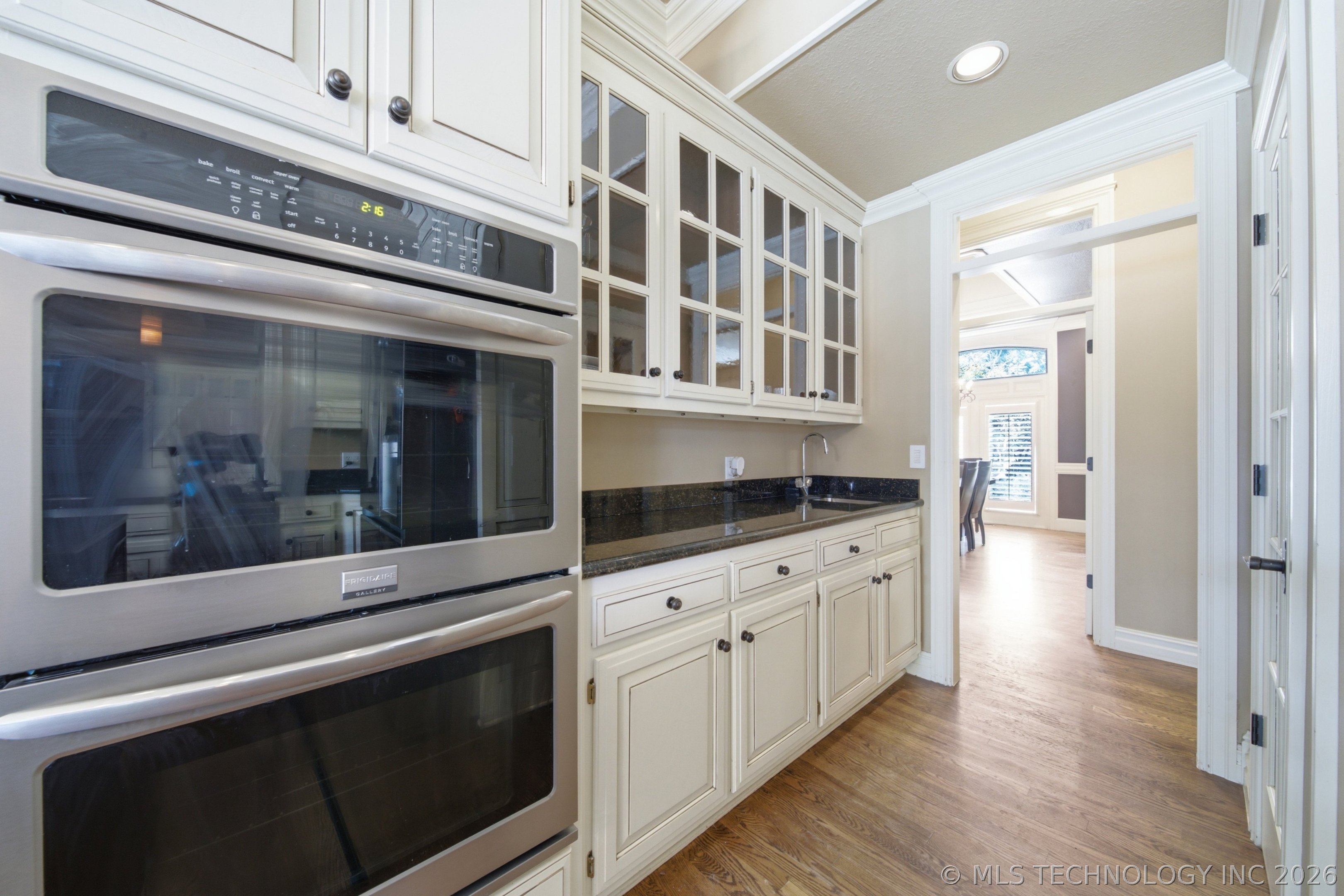 10153 S Maplewood Avenue Property Photo 35