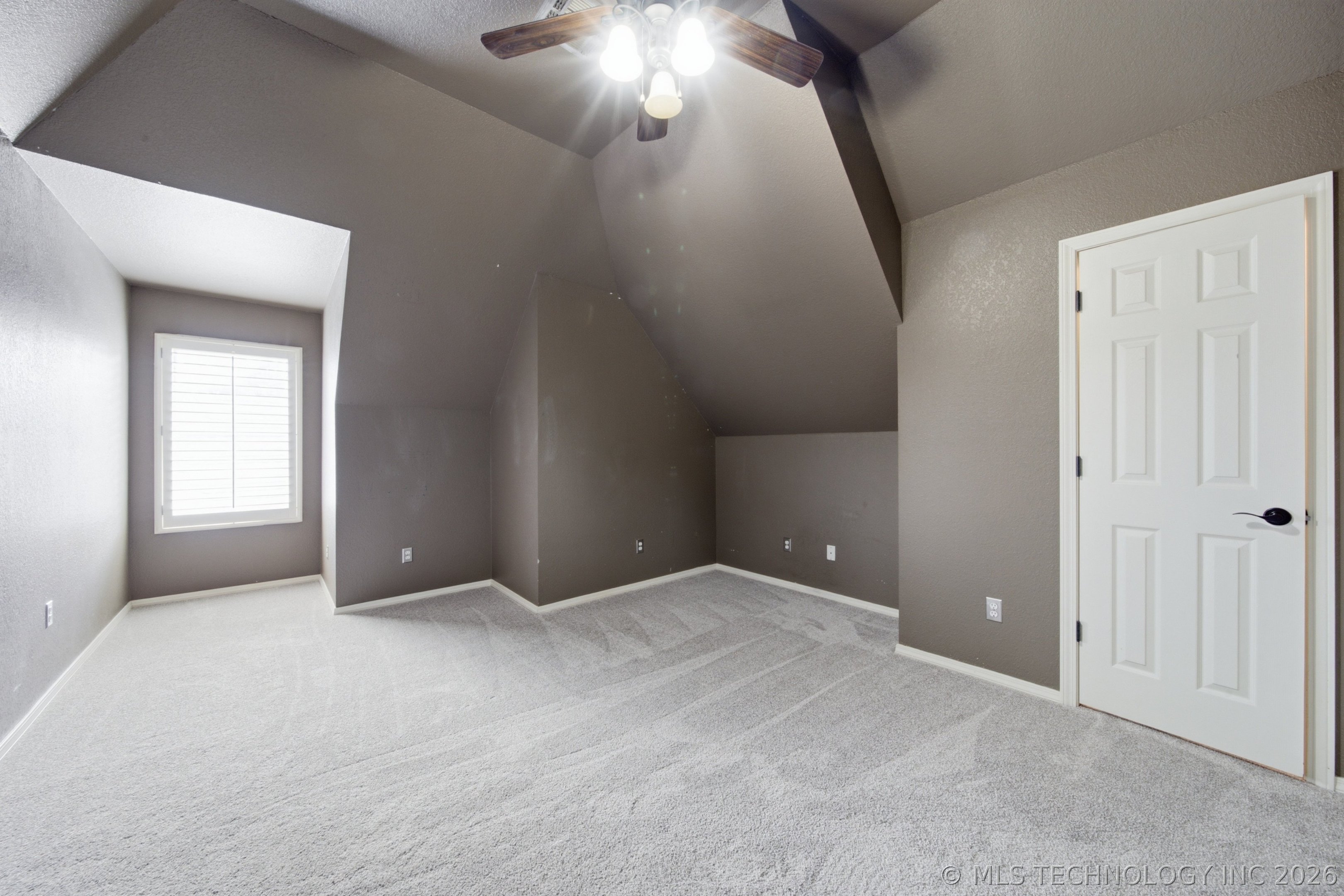 10153 S Maplewood Avenue Property Photo 49