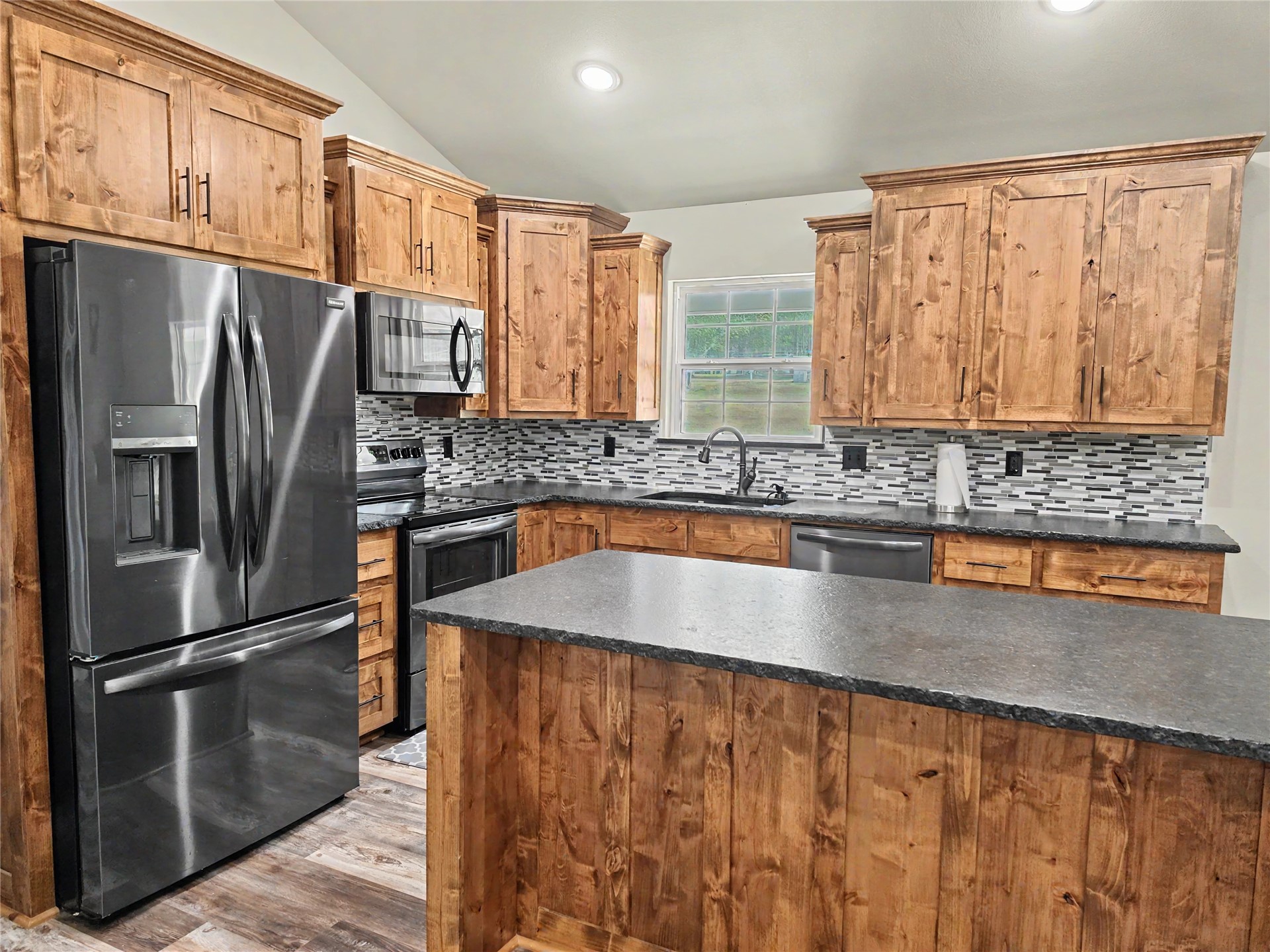 16068 W Jones Road Property Photo 4