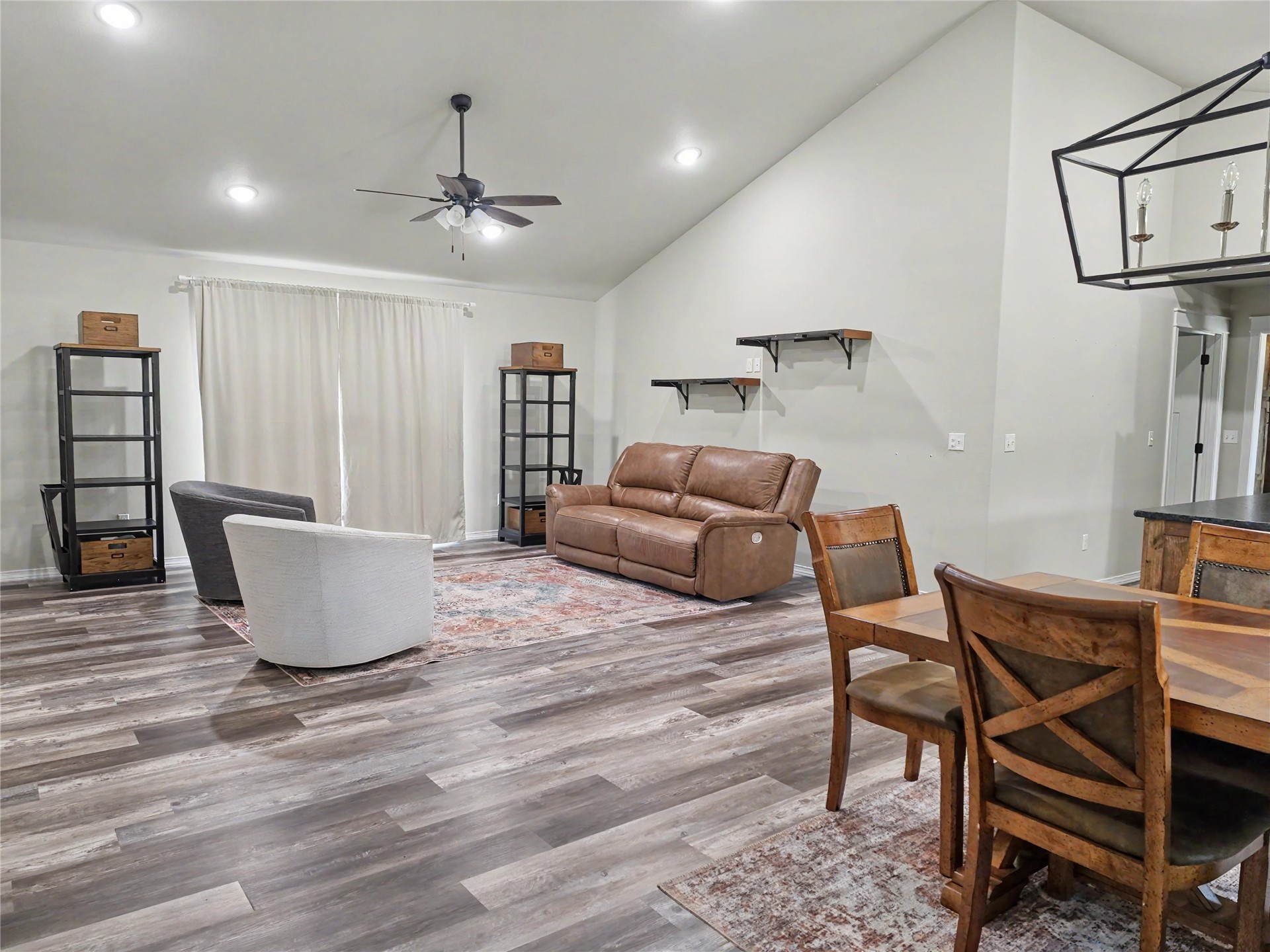 16068 W Jones Road Property Photo 9