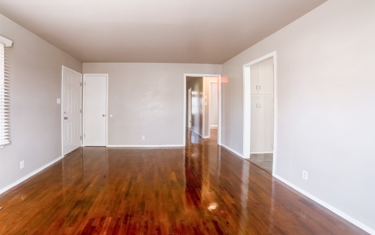 200 W 44th Street Property Photo 4
