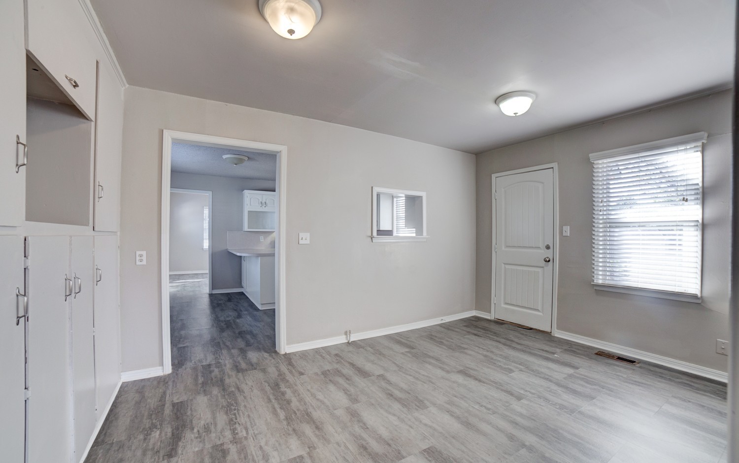 200 W 44th Street Property Photo 8