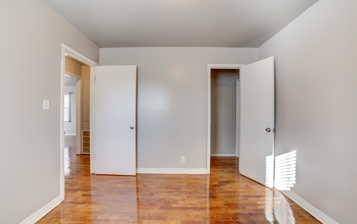 200 W 44th Street Property Photo 12