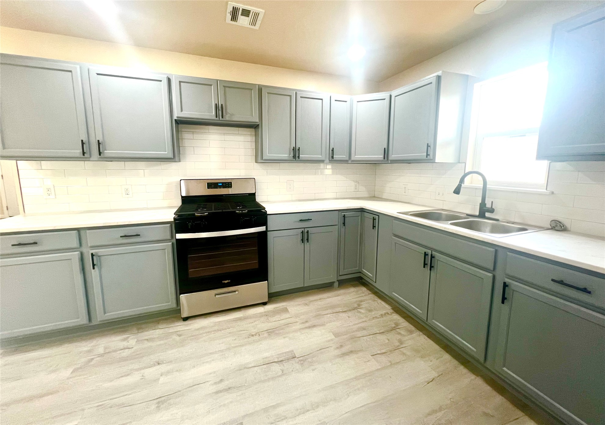 1524 S Santa Fe Property Photo 3