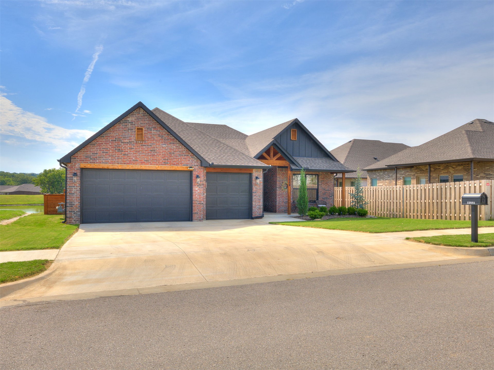 12884 S 21st Place E Property Photo 2
