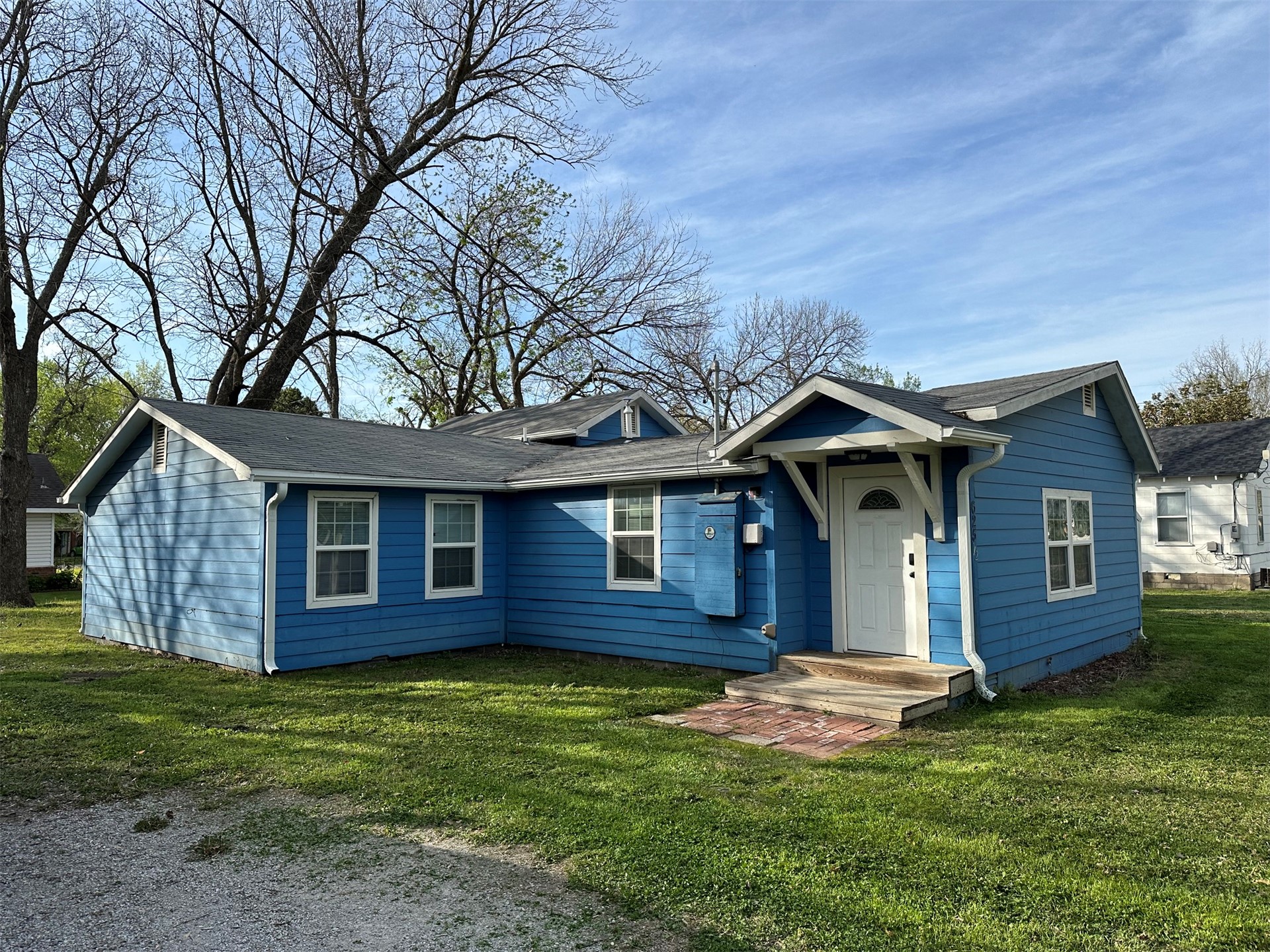 625 W Tahlequah Avenue 1/2 Property Photo 27