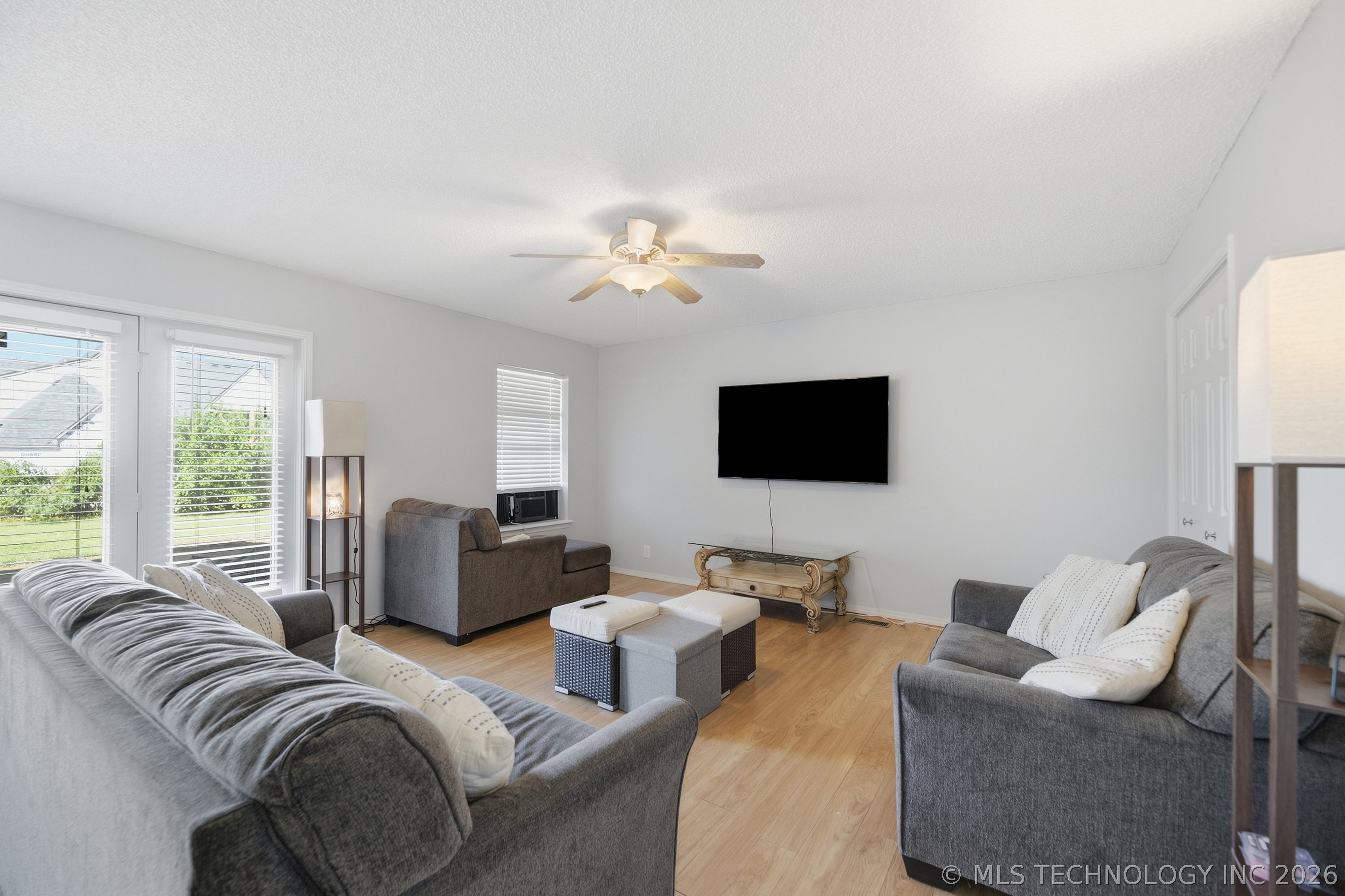 4136 S Dogwood Avenue Property Photo 8
