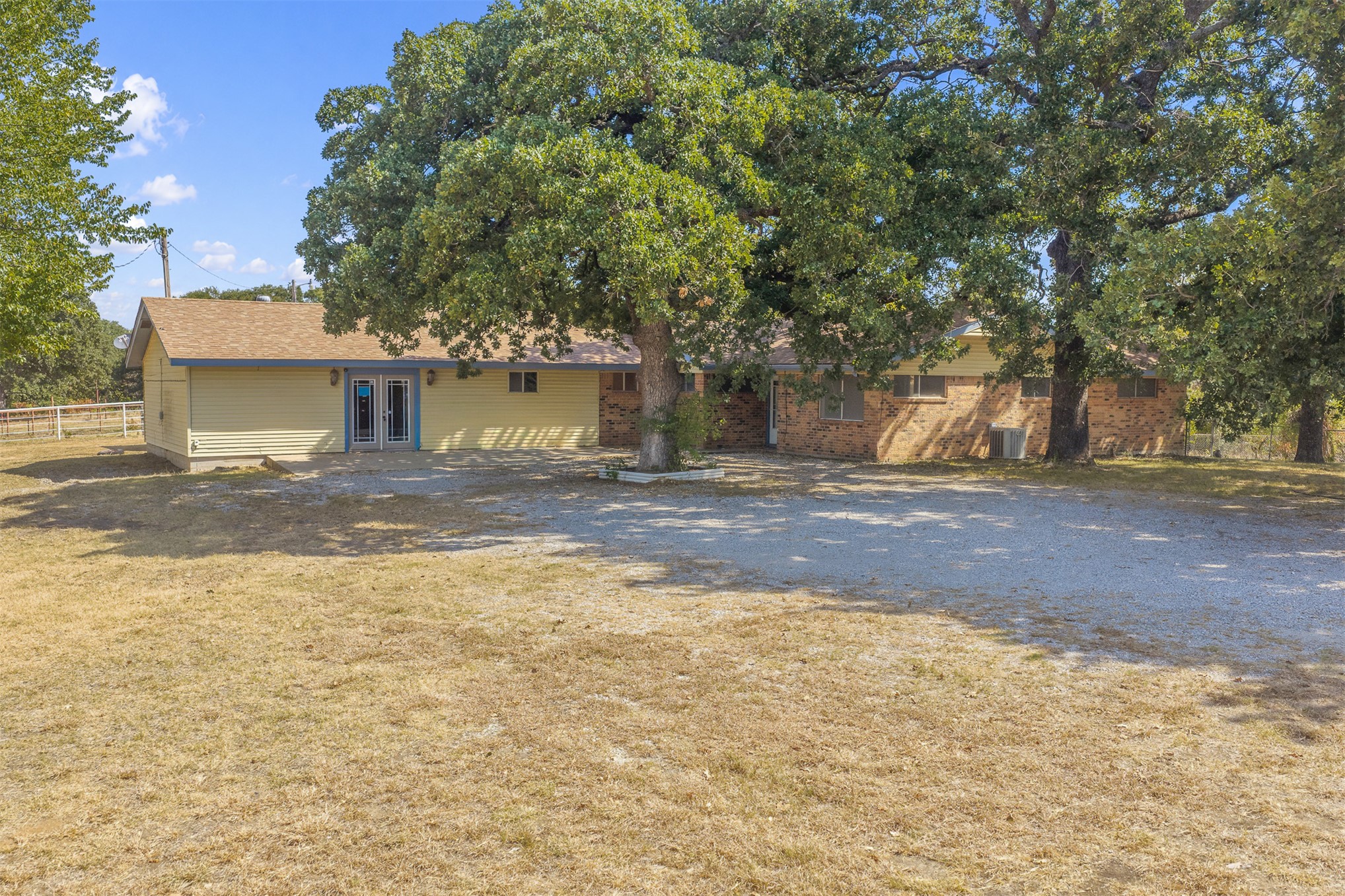 12438 Campbell Road Property Photo 2