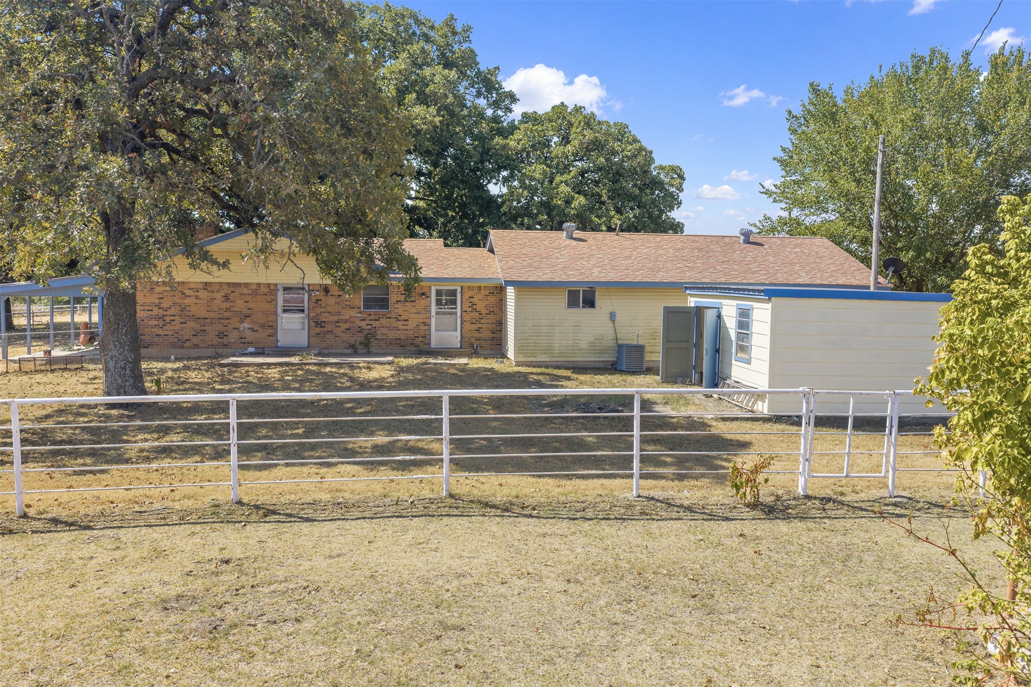 12438 Campbell Road Property Photo 4