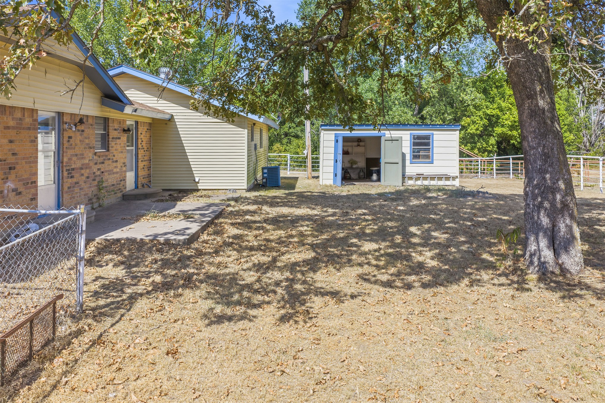 12438 Campbell Road Property Photo 6