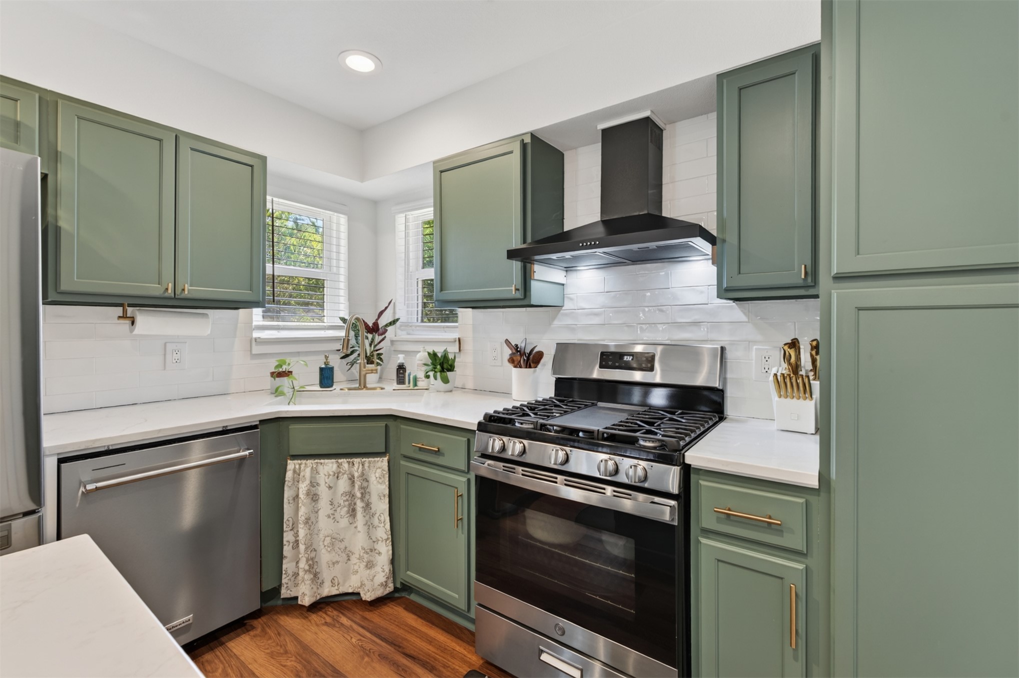 1616 S Pine Avenue Property Photo 13