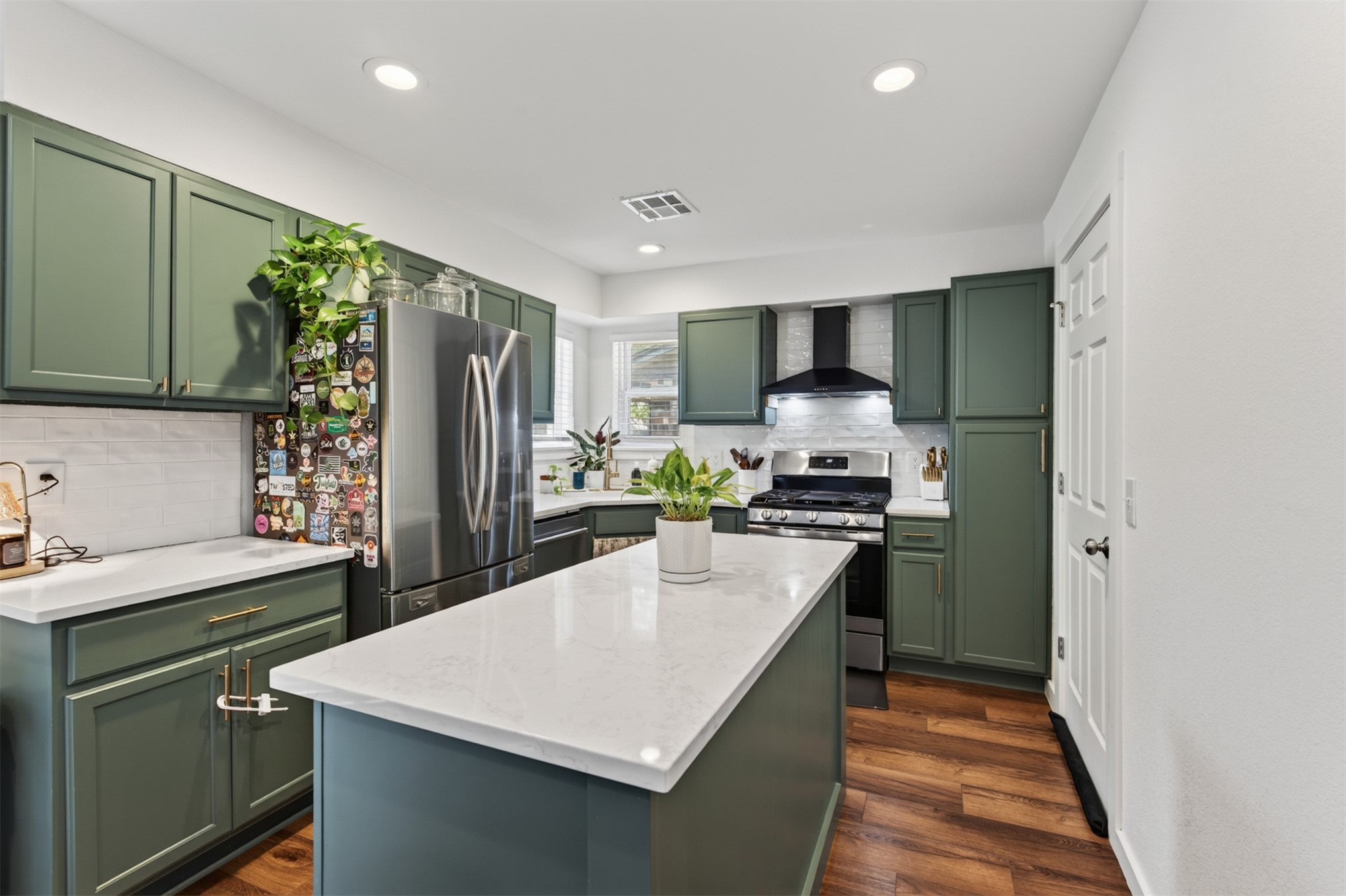 1616 S Pine Avenue Property Photo 14