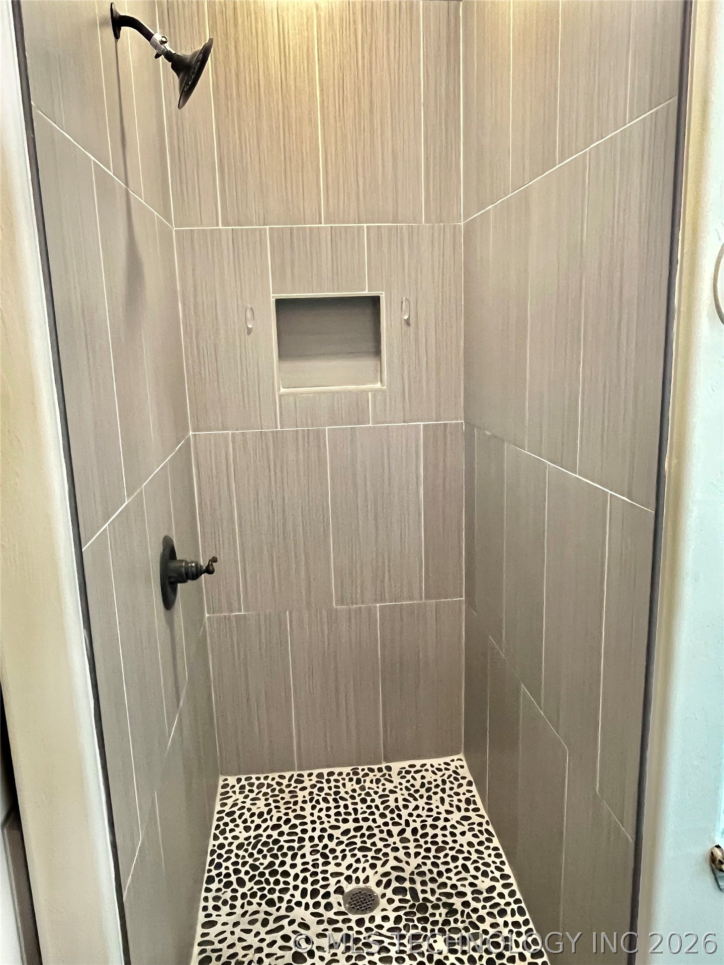 209 9 Avenue Property Photo 15