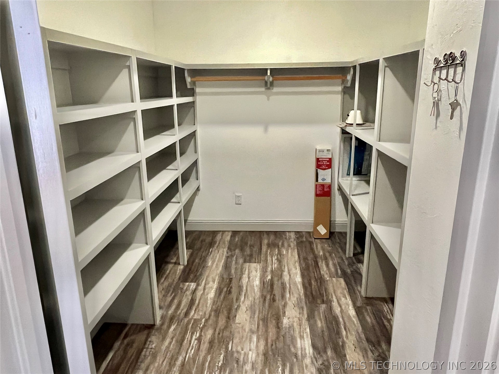 209 9 Avenue Property Photo 21