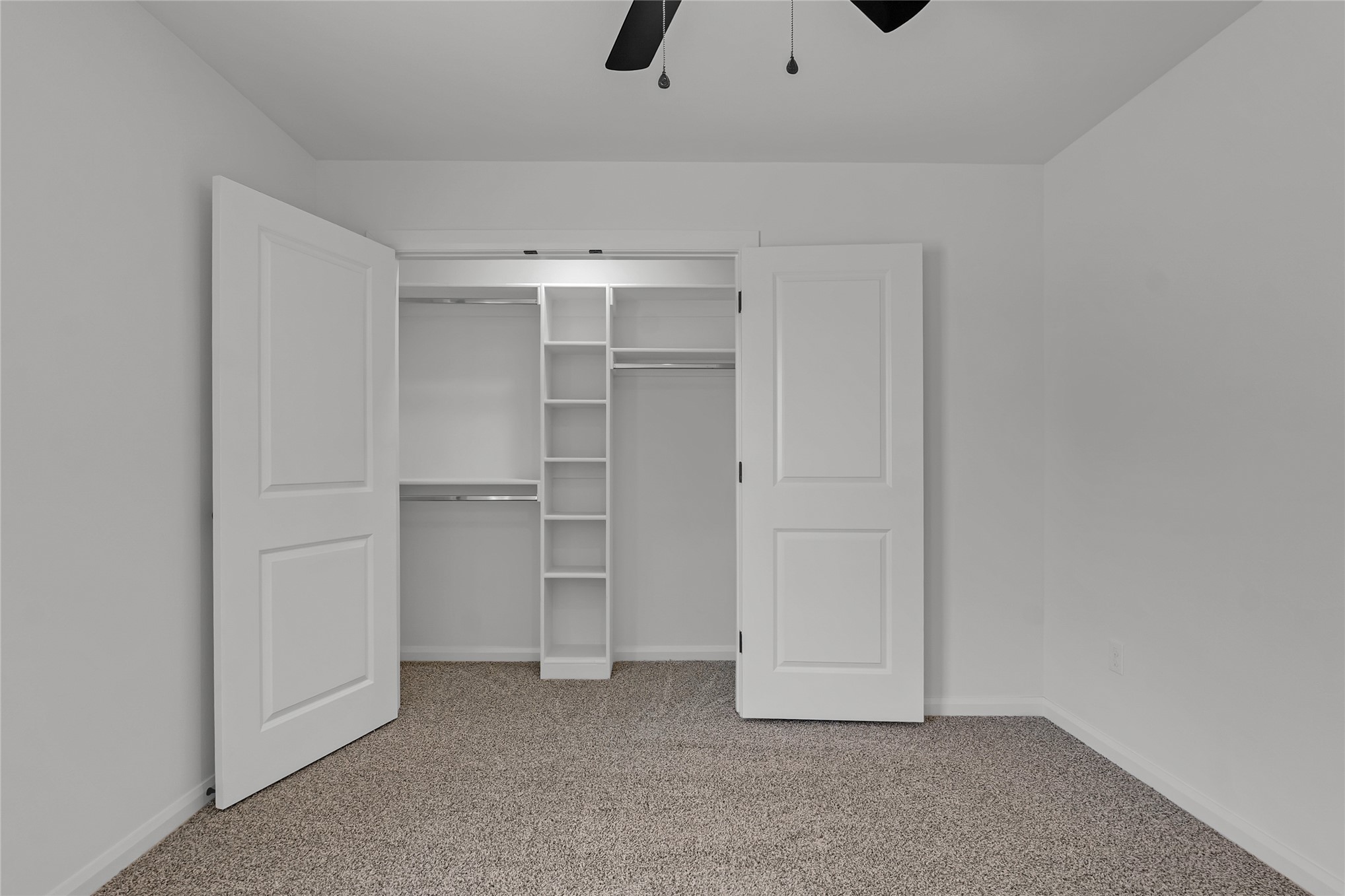 1047 E Young Street Property Photo 31