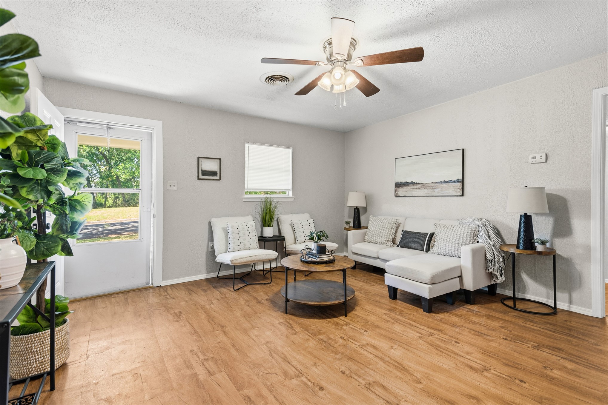 1408 Holt Property Photo 4