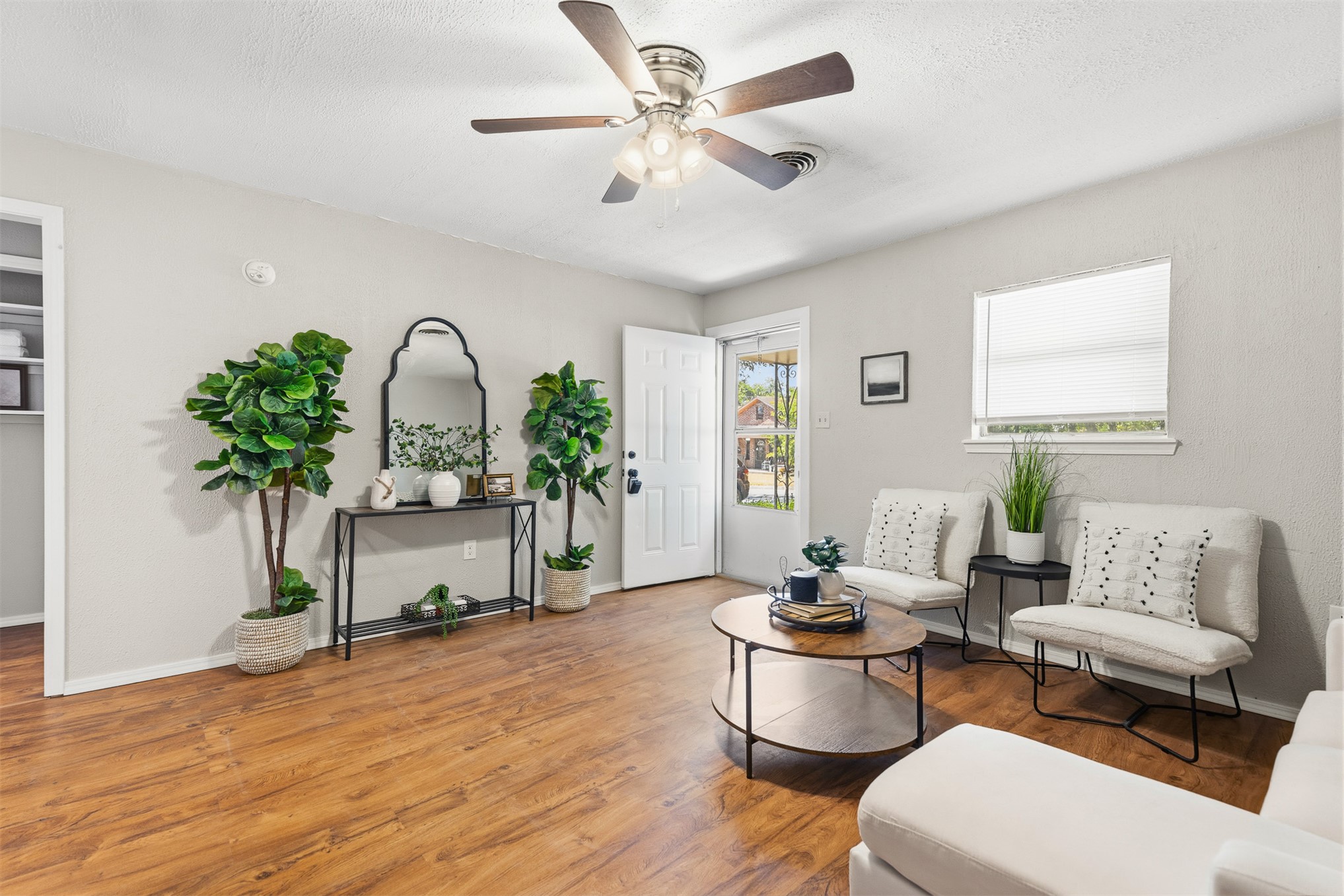 1408 Holt Property Photo 5
