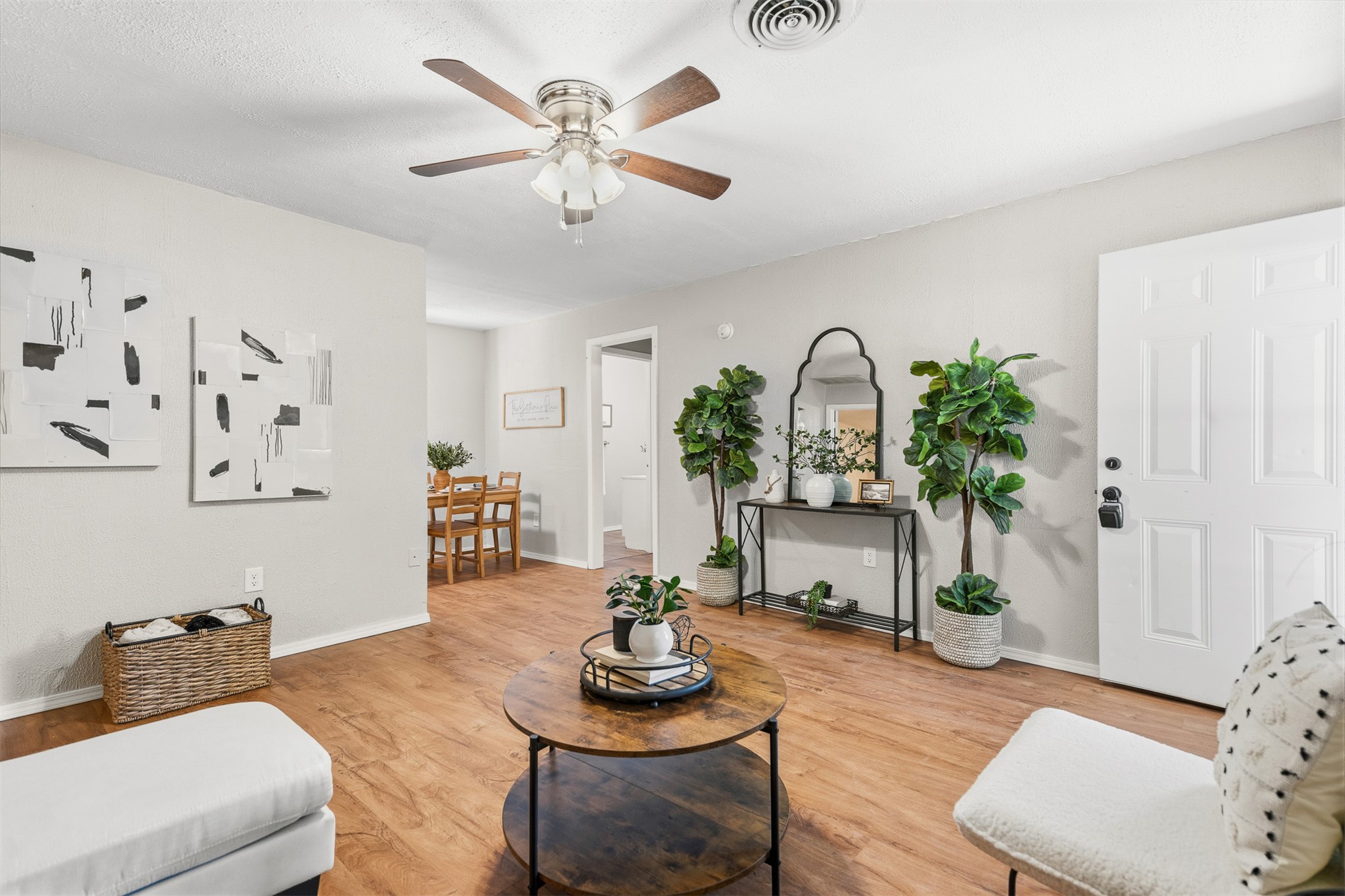 1408 Holt Property Photo 6