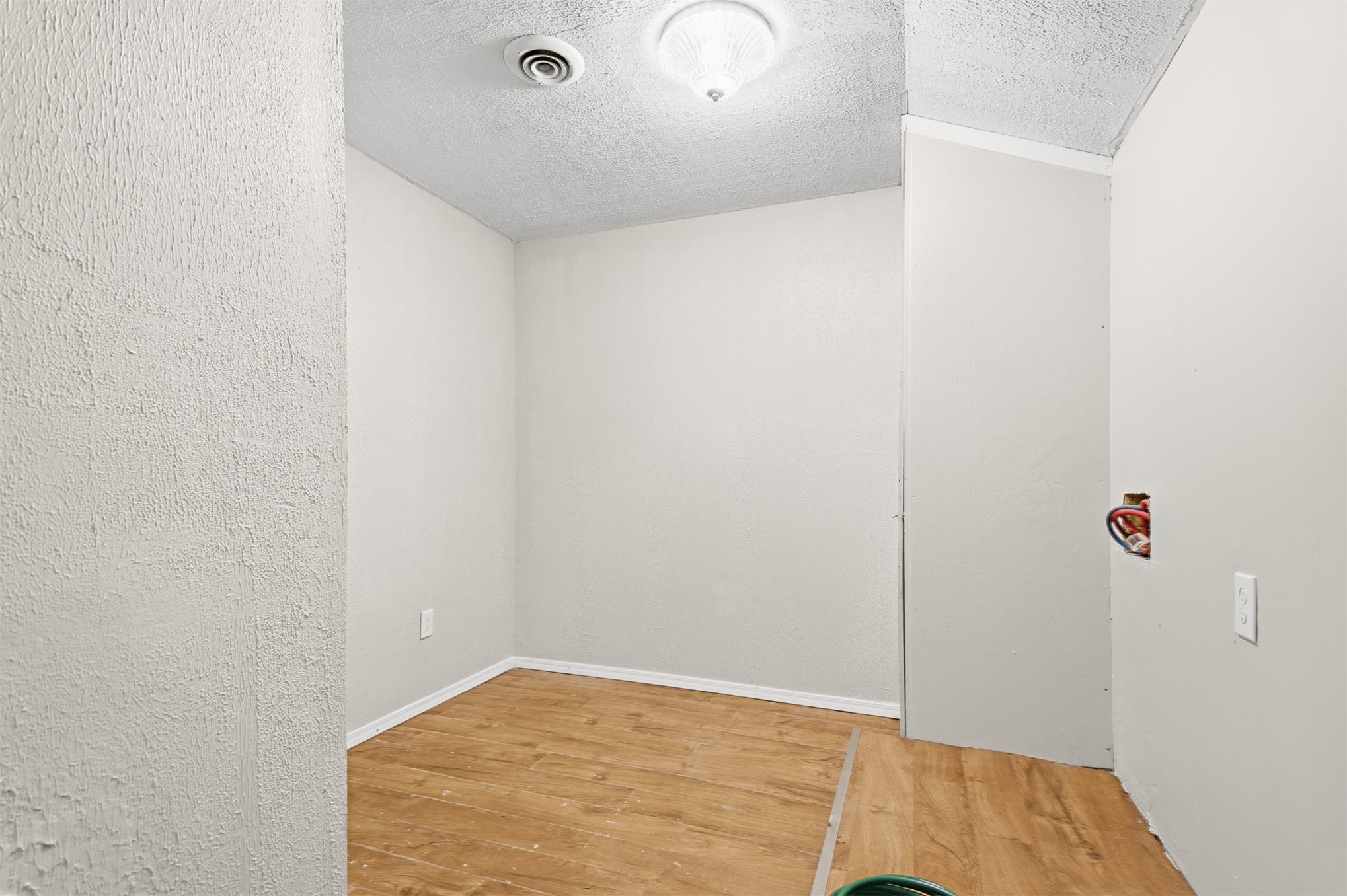 1408 Holt Property Photo 11