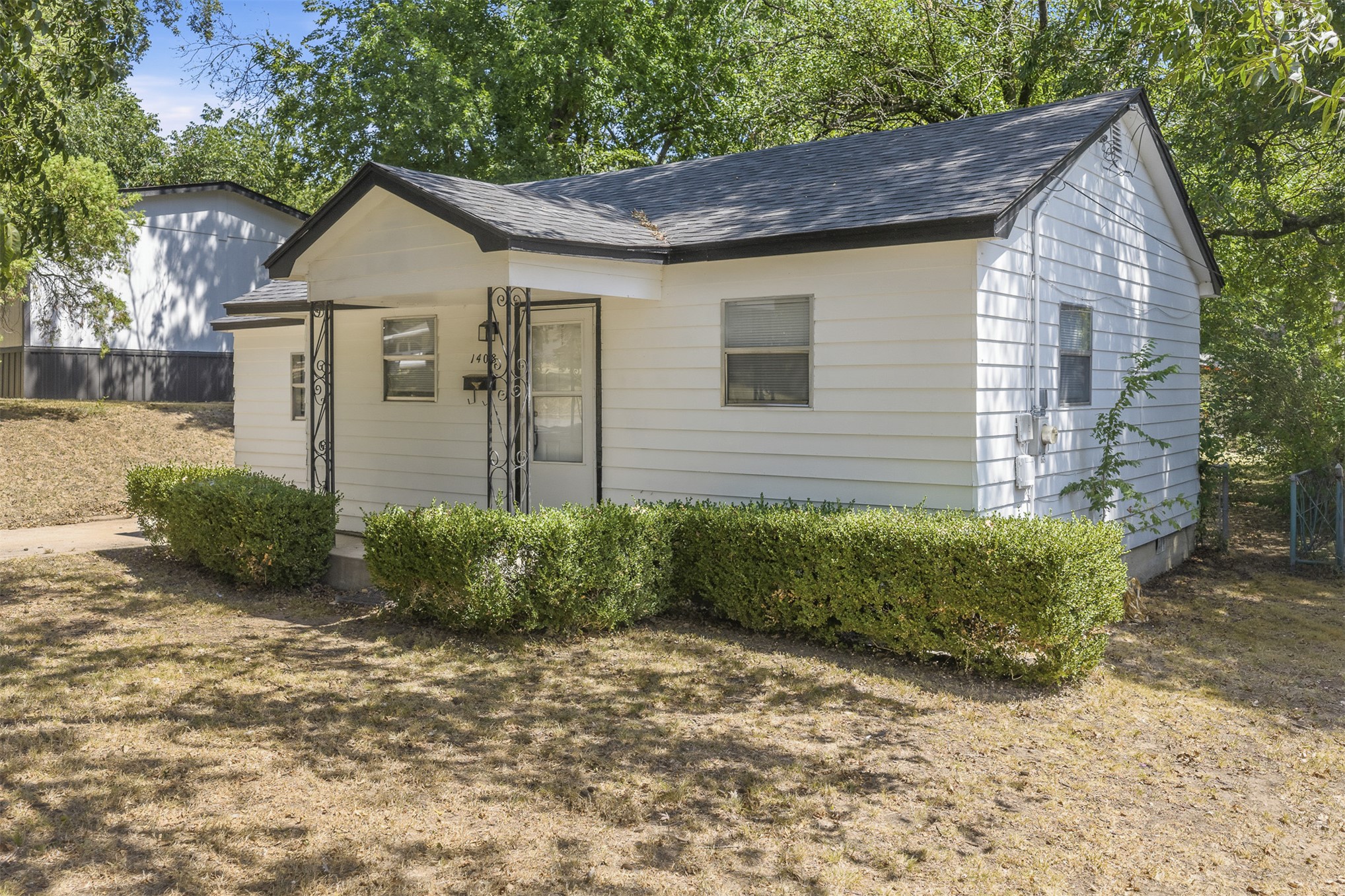 1408 Holt Property Photo 21