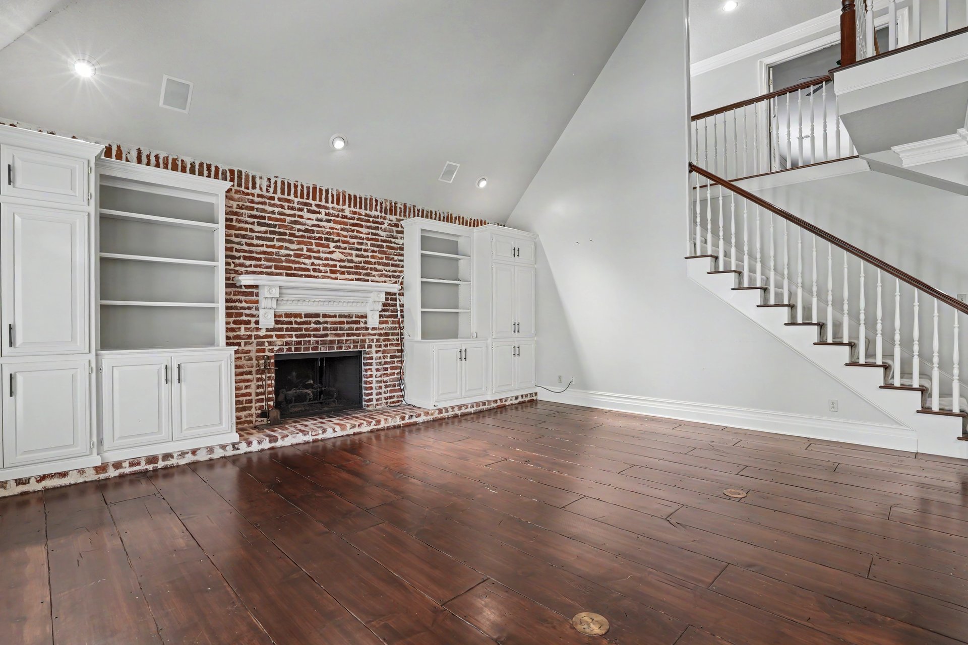 10106 S Maplewood Avenue Property Photo 5